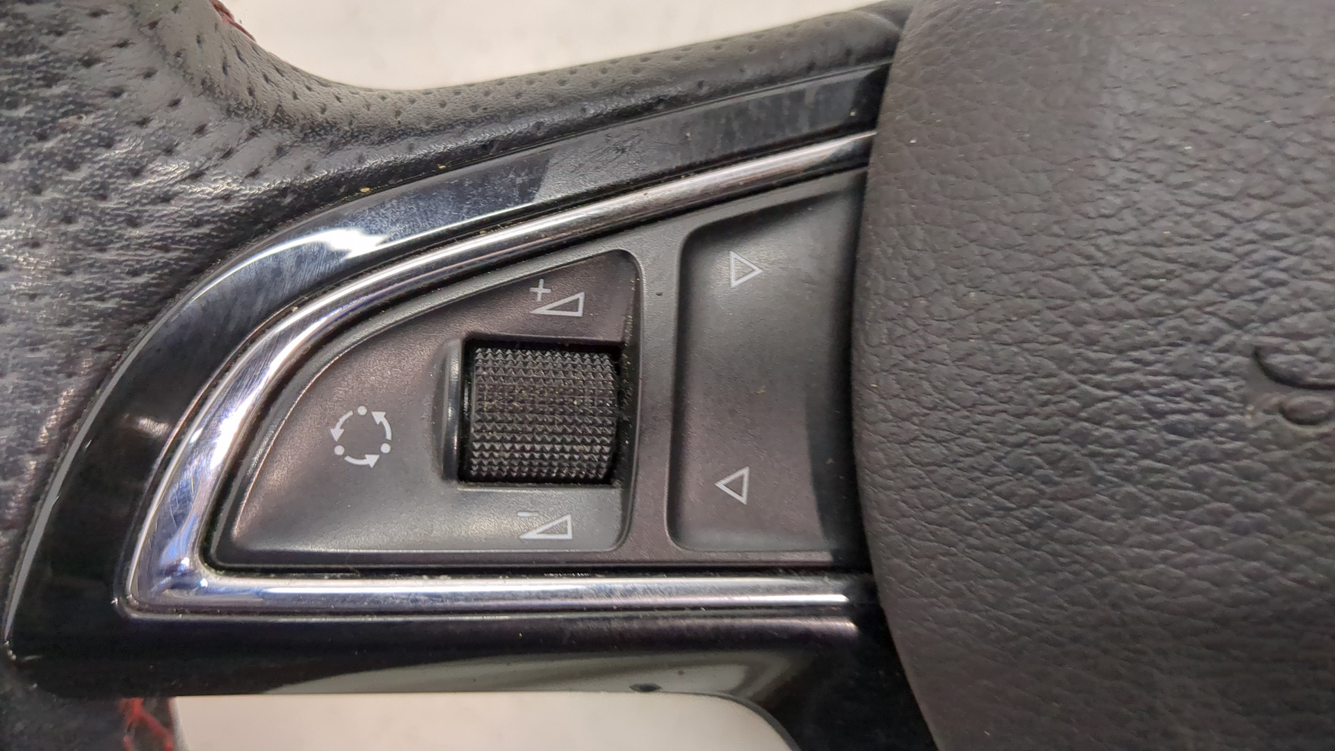 Рулевое колесо (руль)