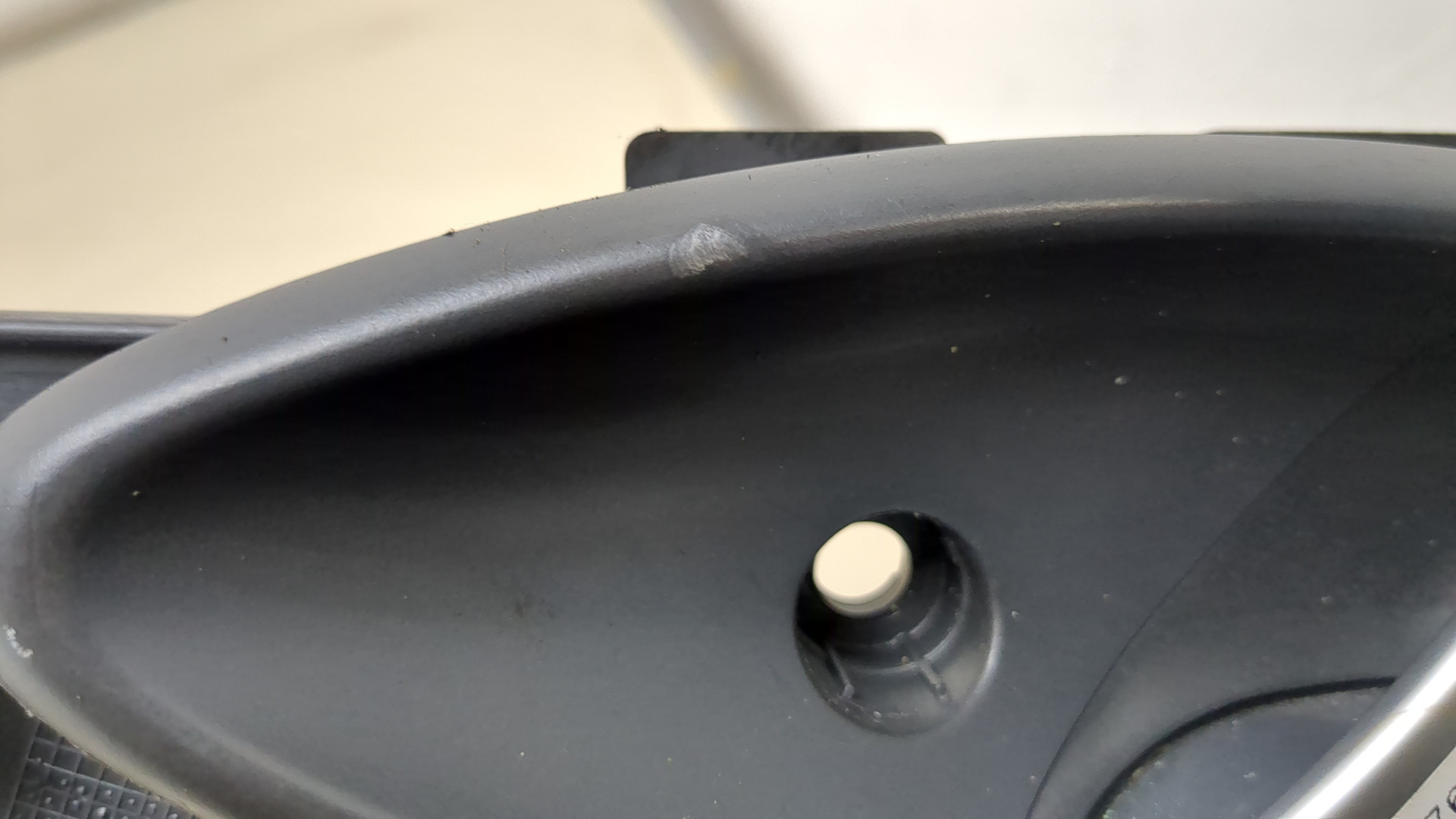 Ручка двери задней внутренняя левая