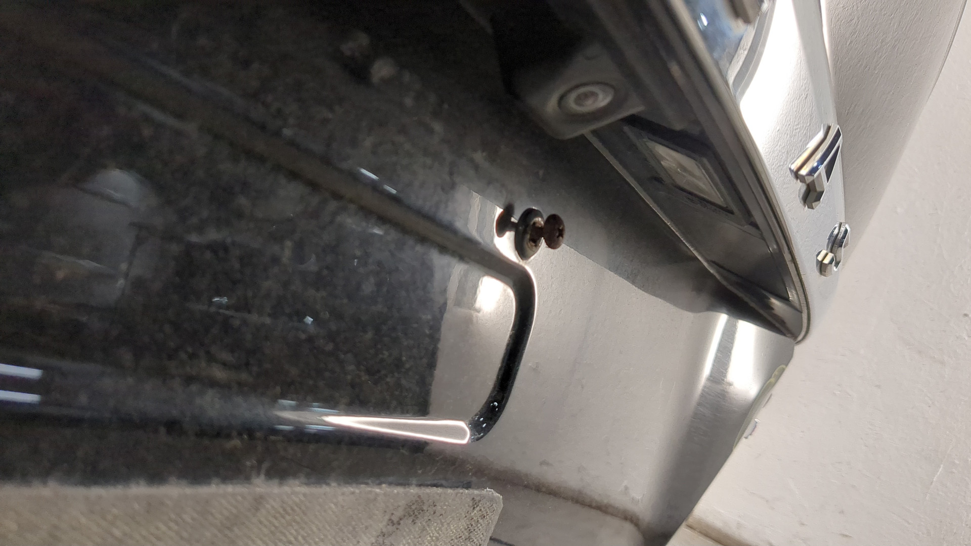 Дверь багажника