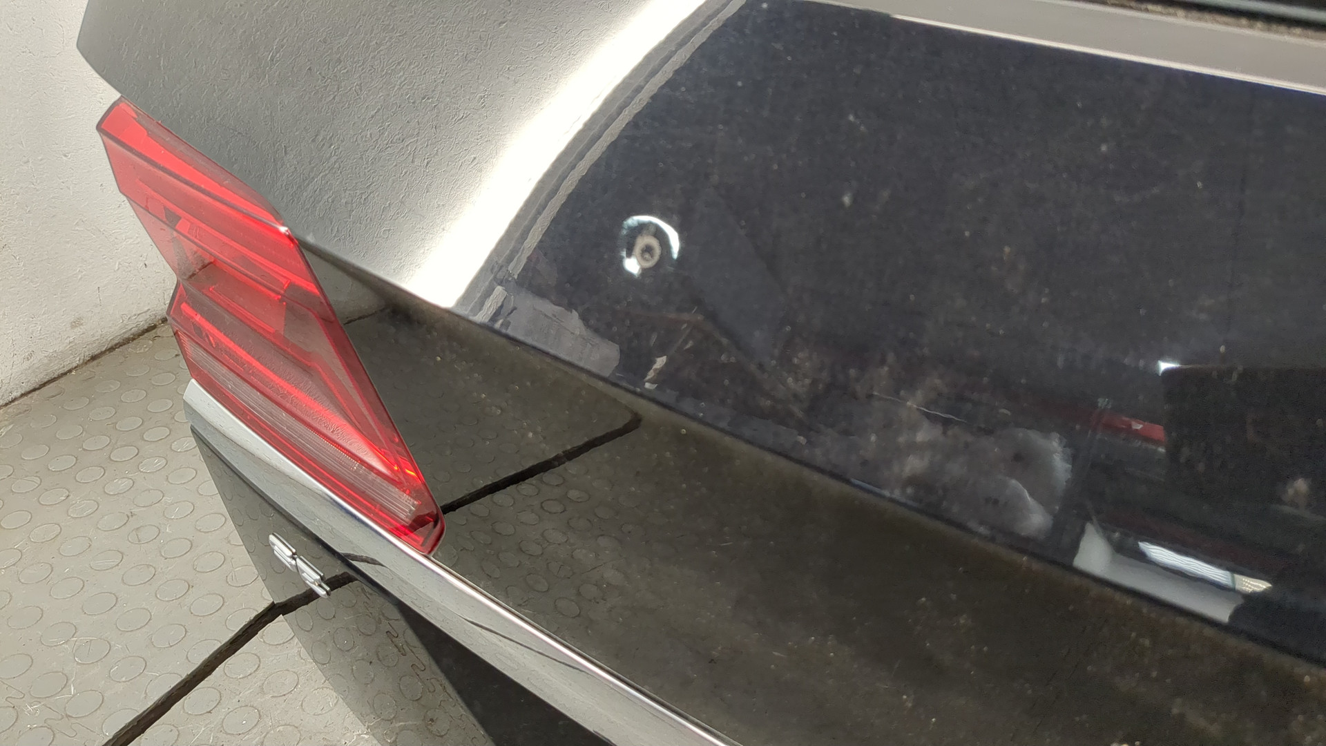 Дверь багажника