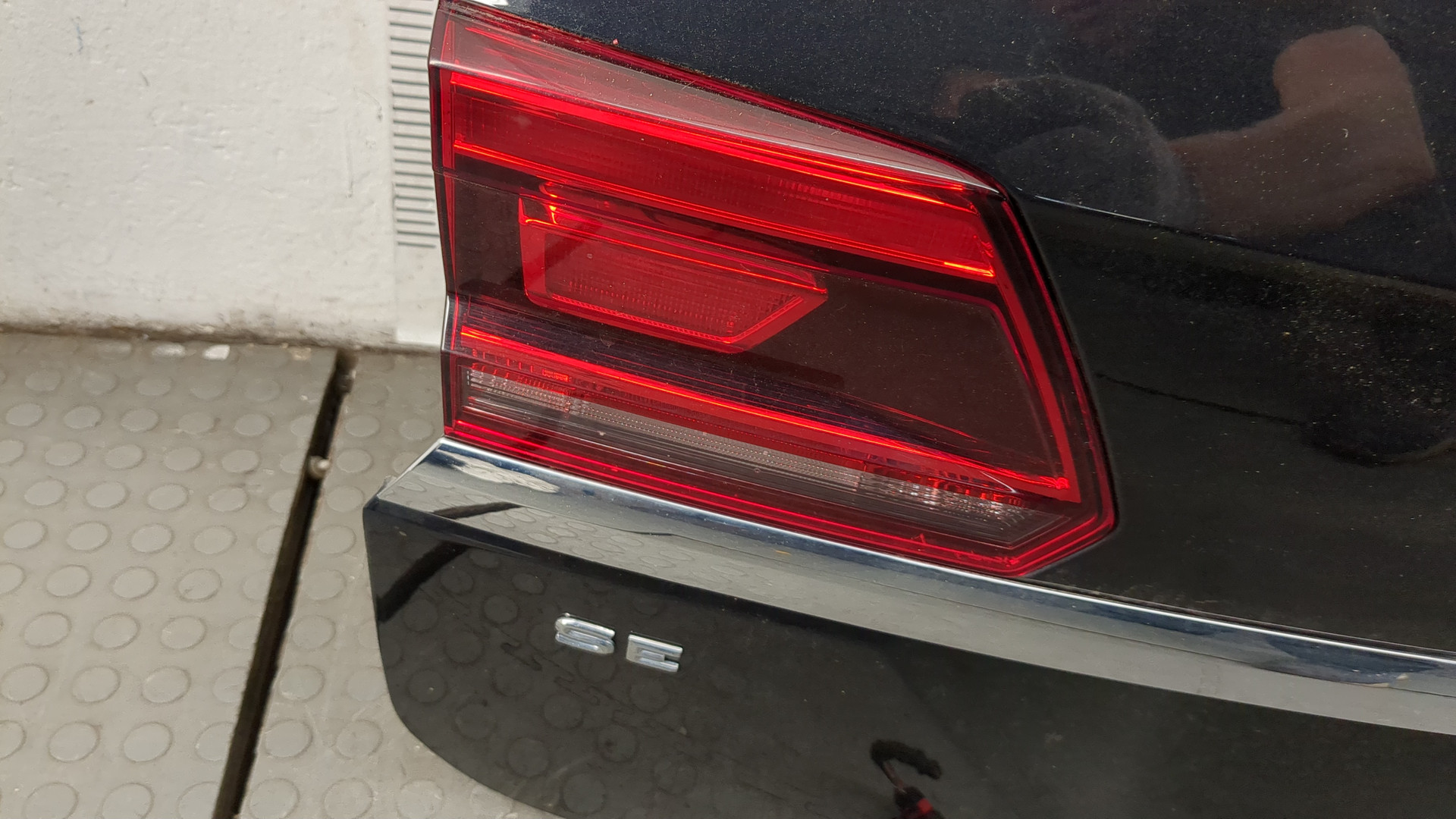 Дверь багажника