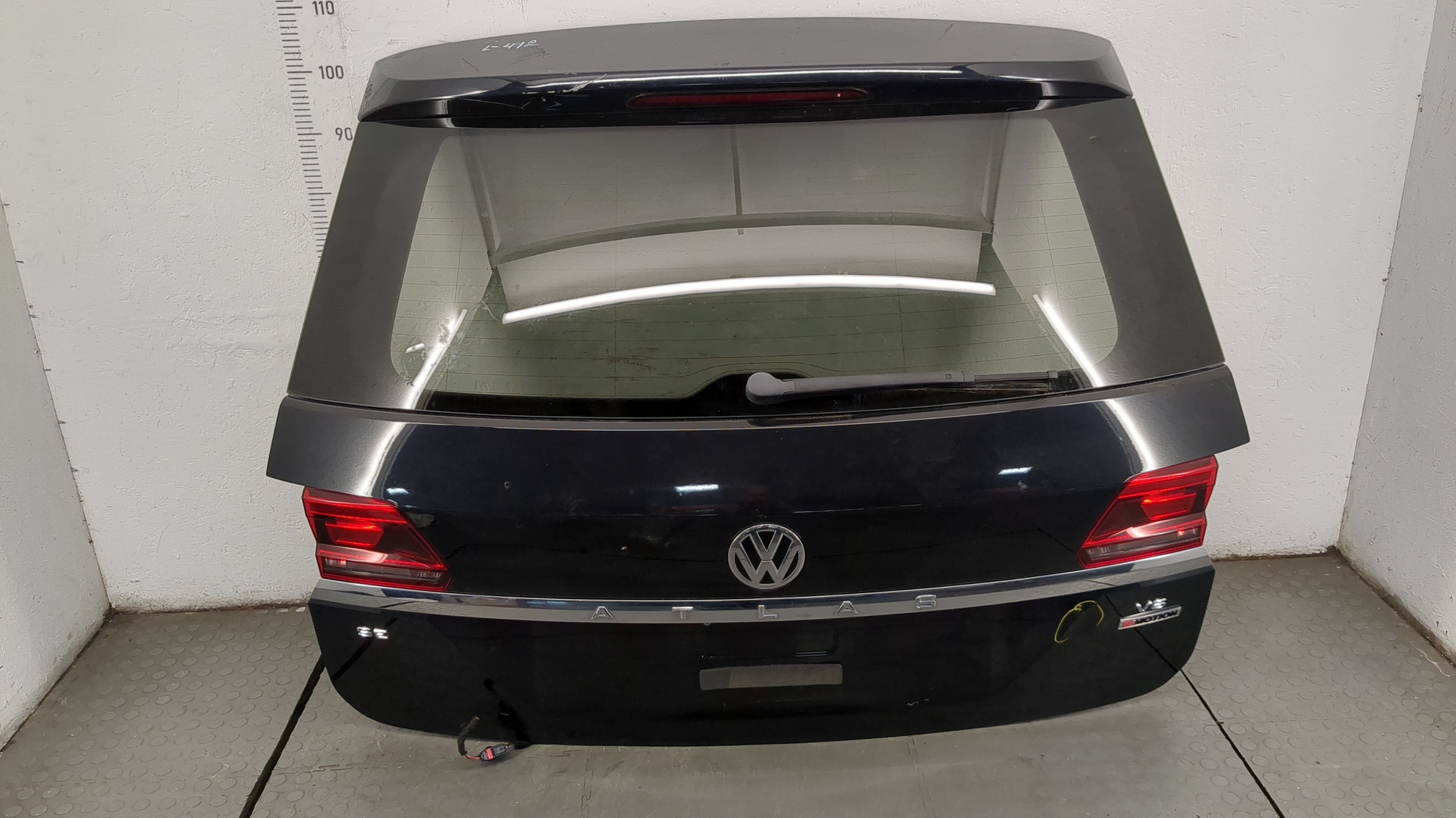 Дверь багажника