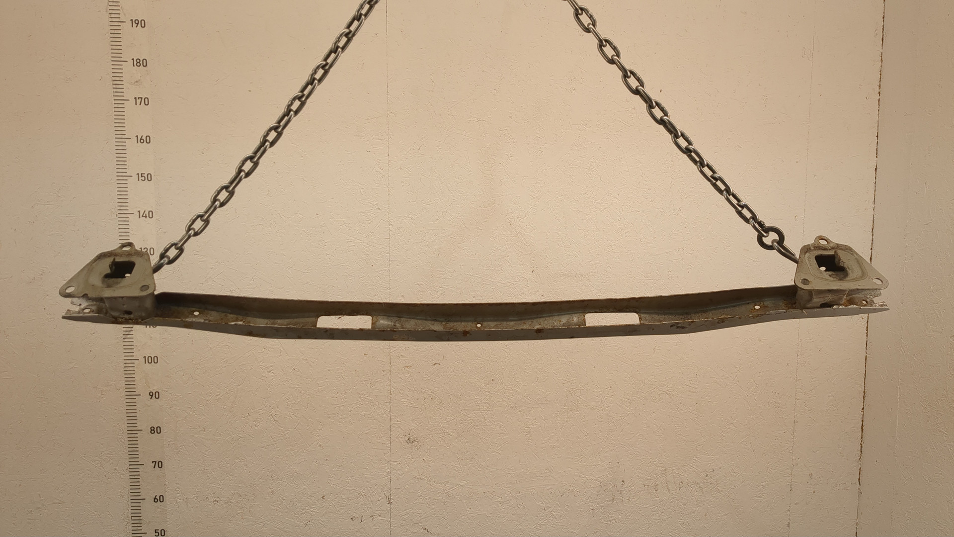 Усилитель заднего бампера