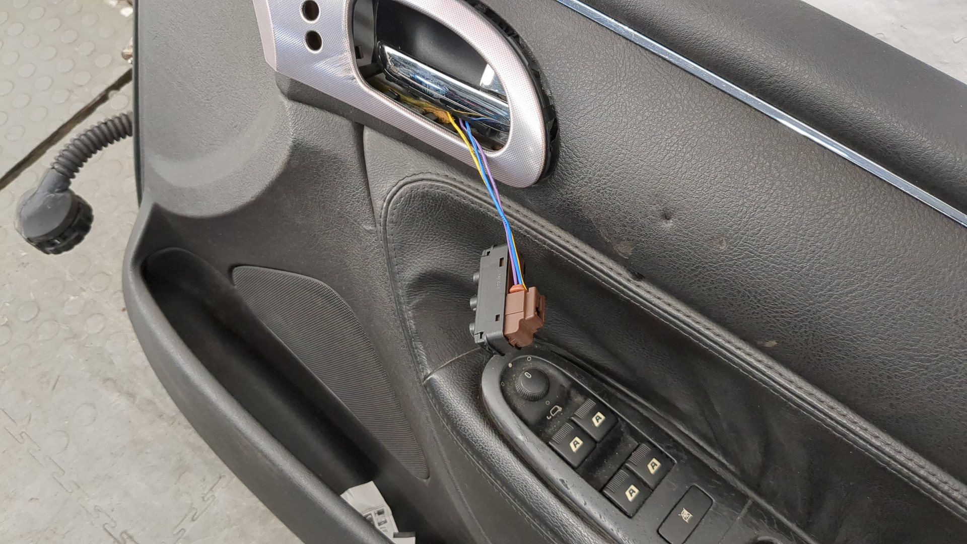 Дверь передняя правая