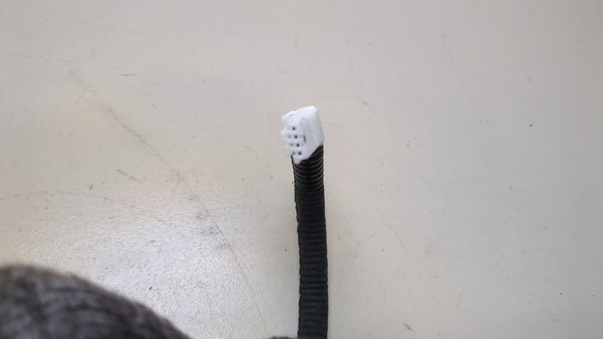 Кнопка открывания багажника