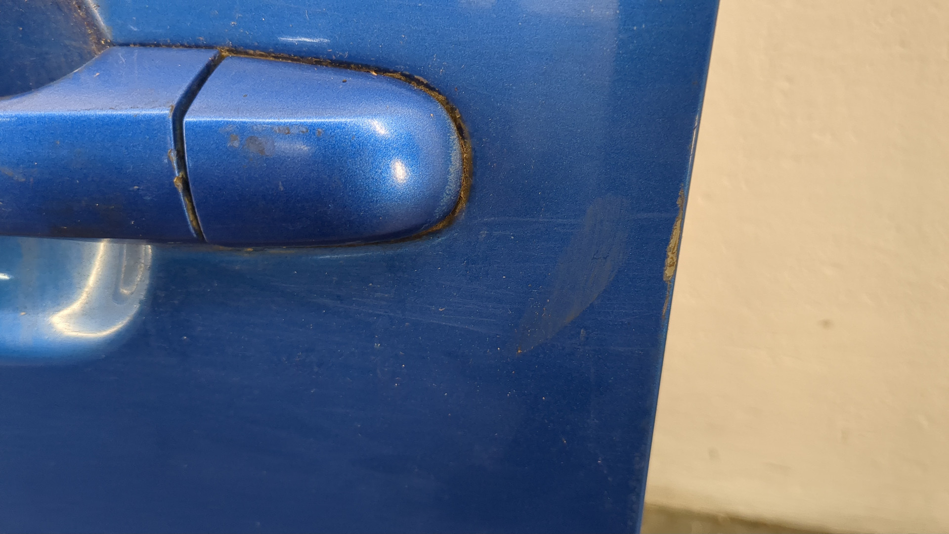 Дверь передняя левая