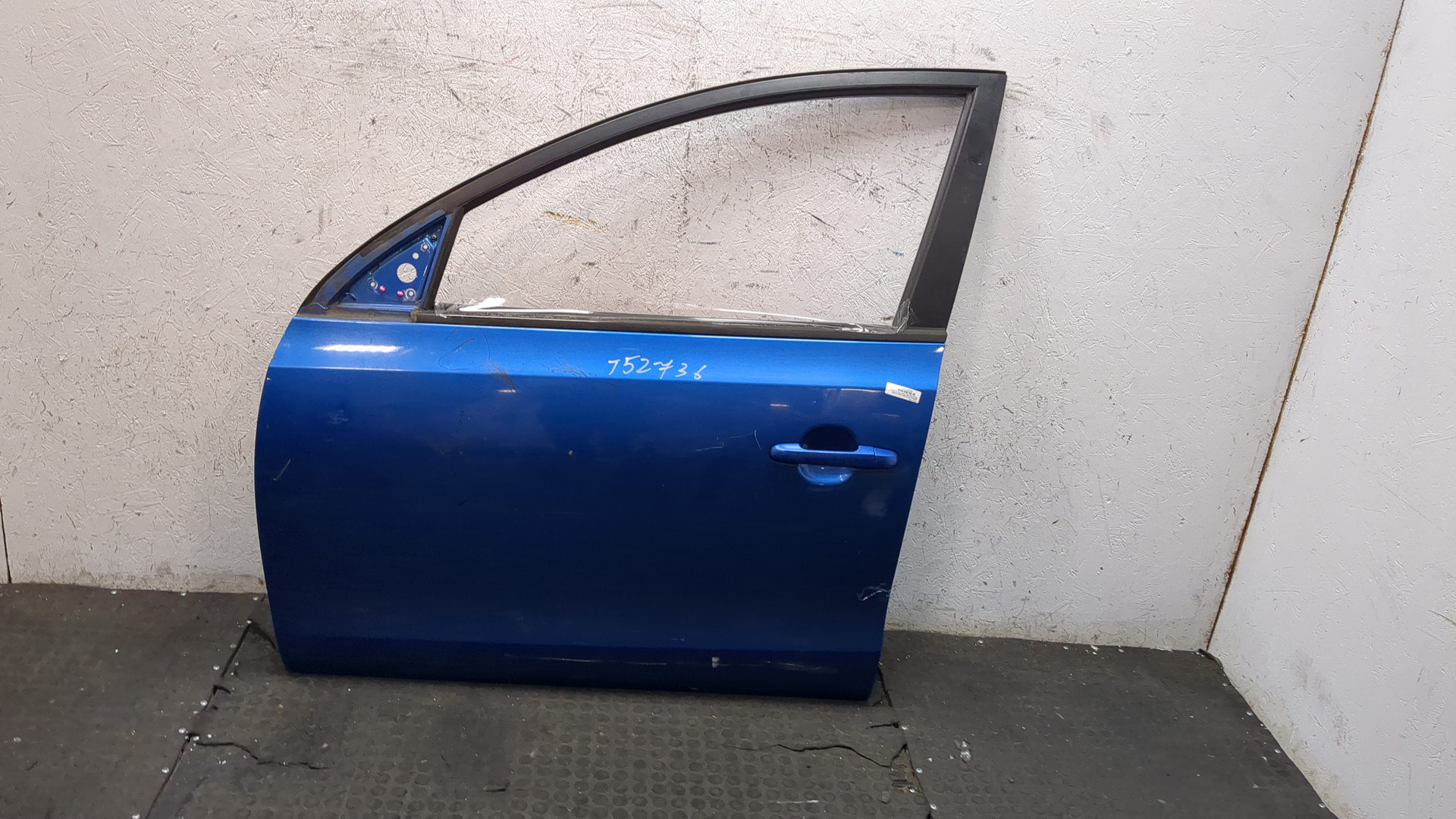 Дверь передняя левая