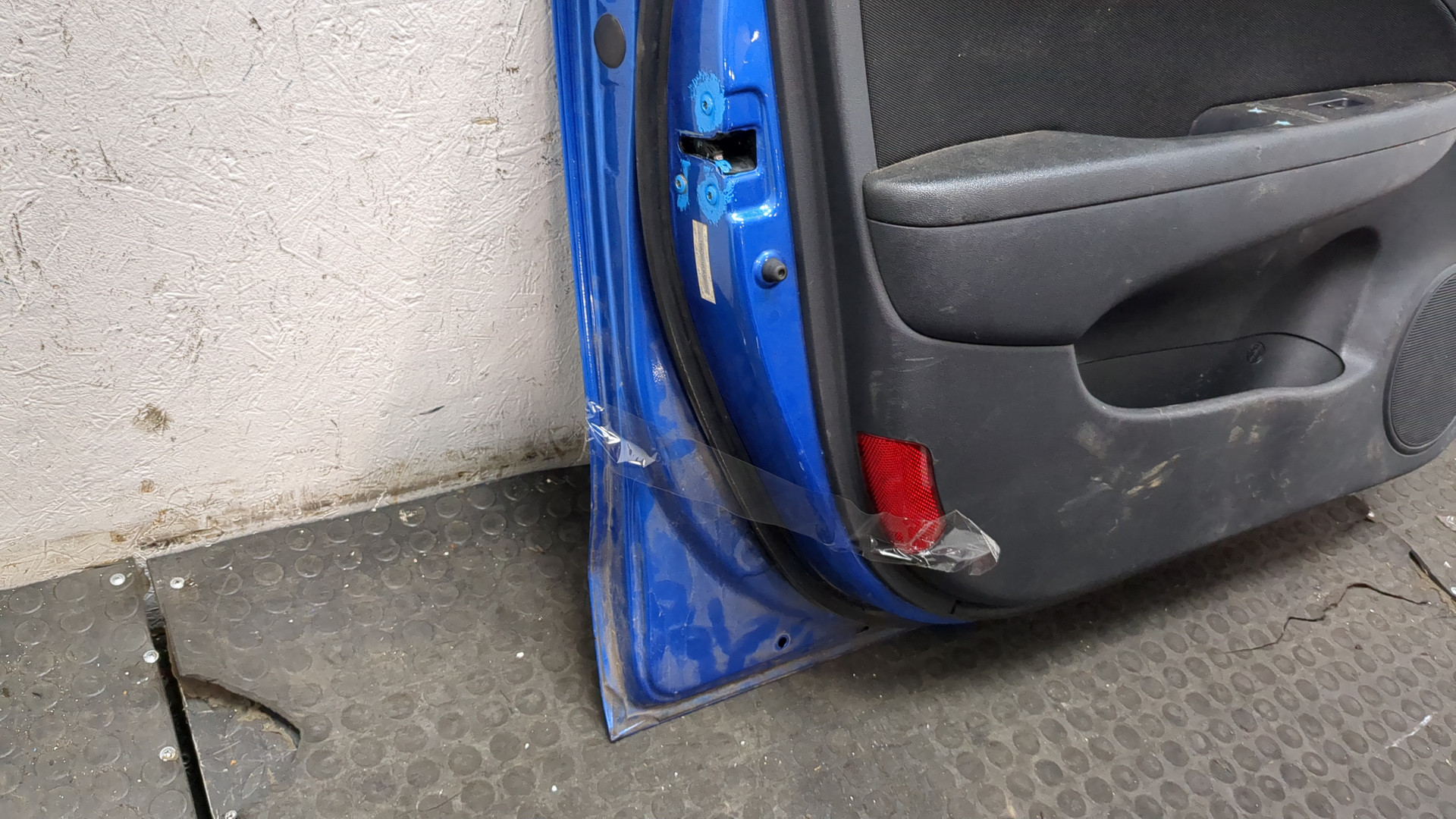 Дверь передняя левая