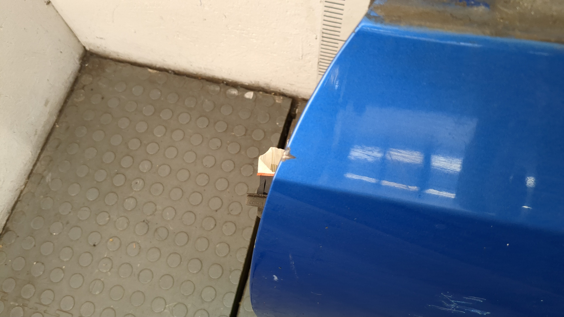 Дверь передняя левая