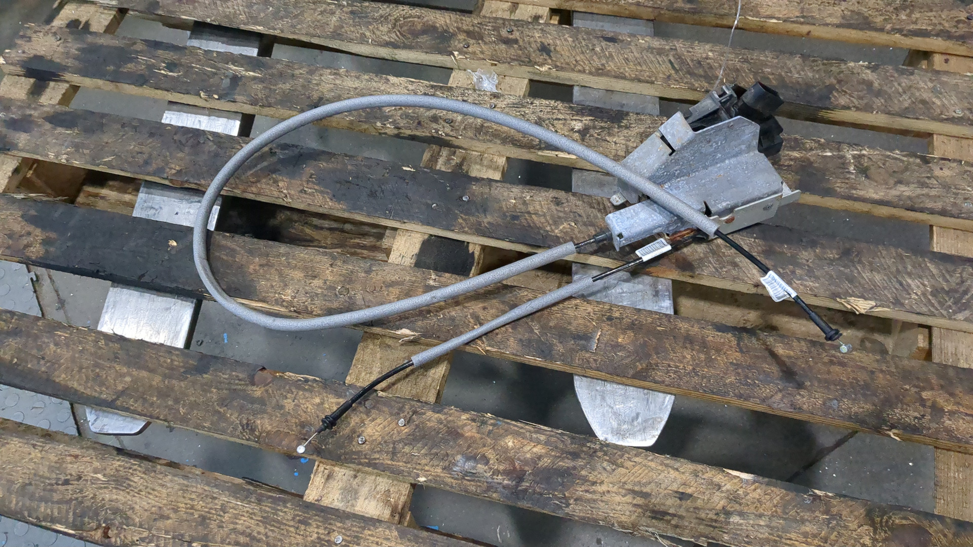 Замок двери задней правой