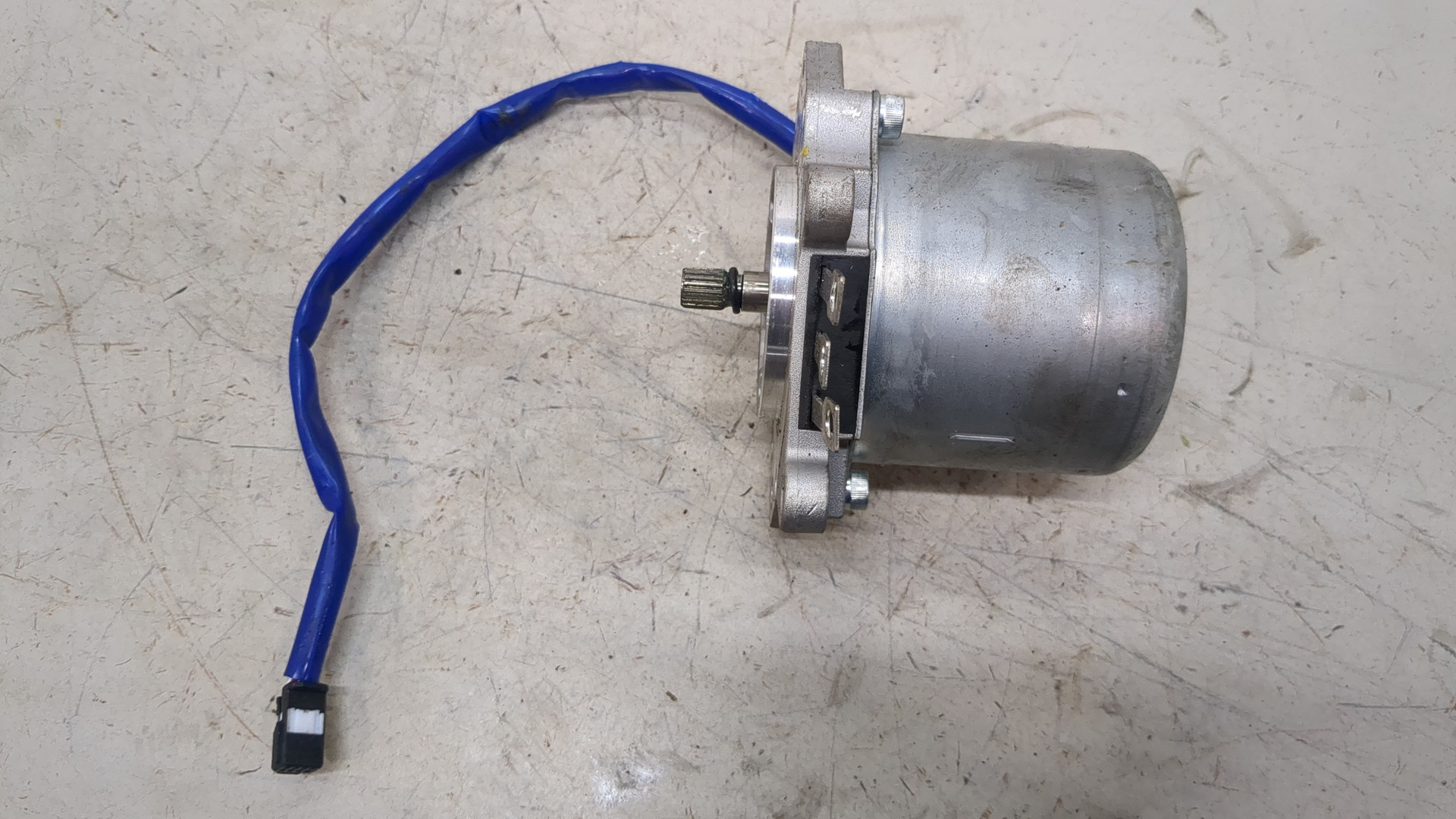 Серводвигатель рулевой рейки