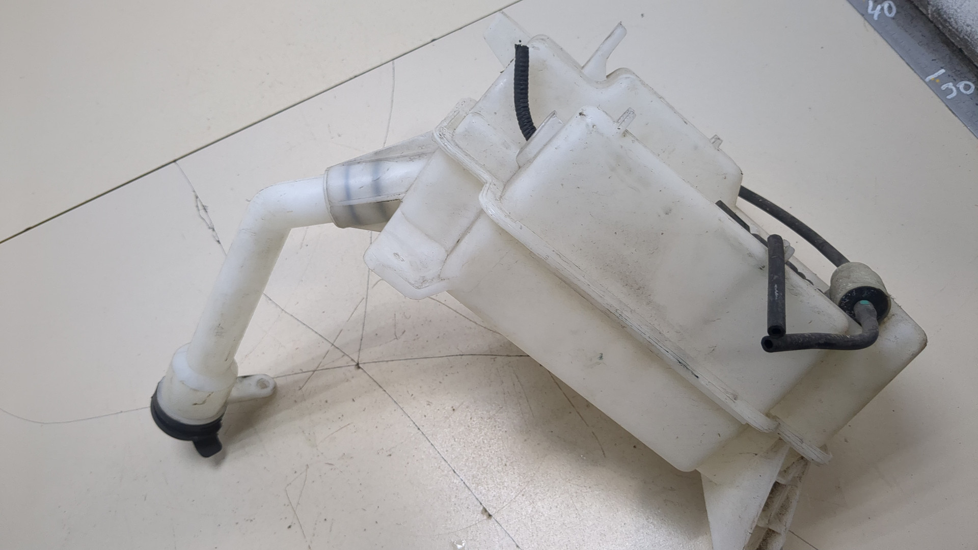 Бачок омывателя лобового стекла