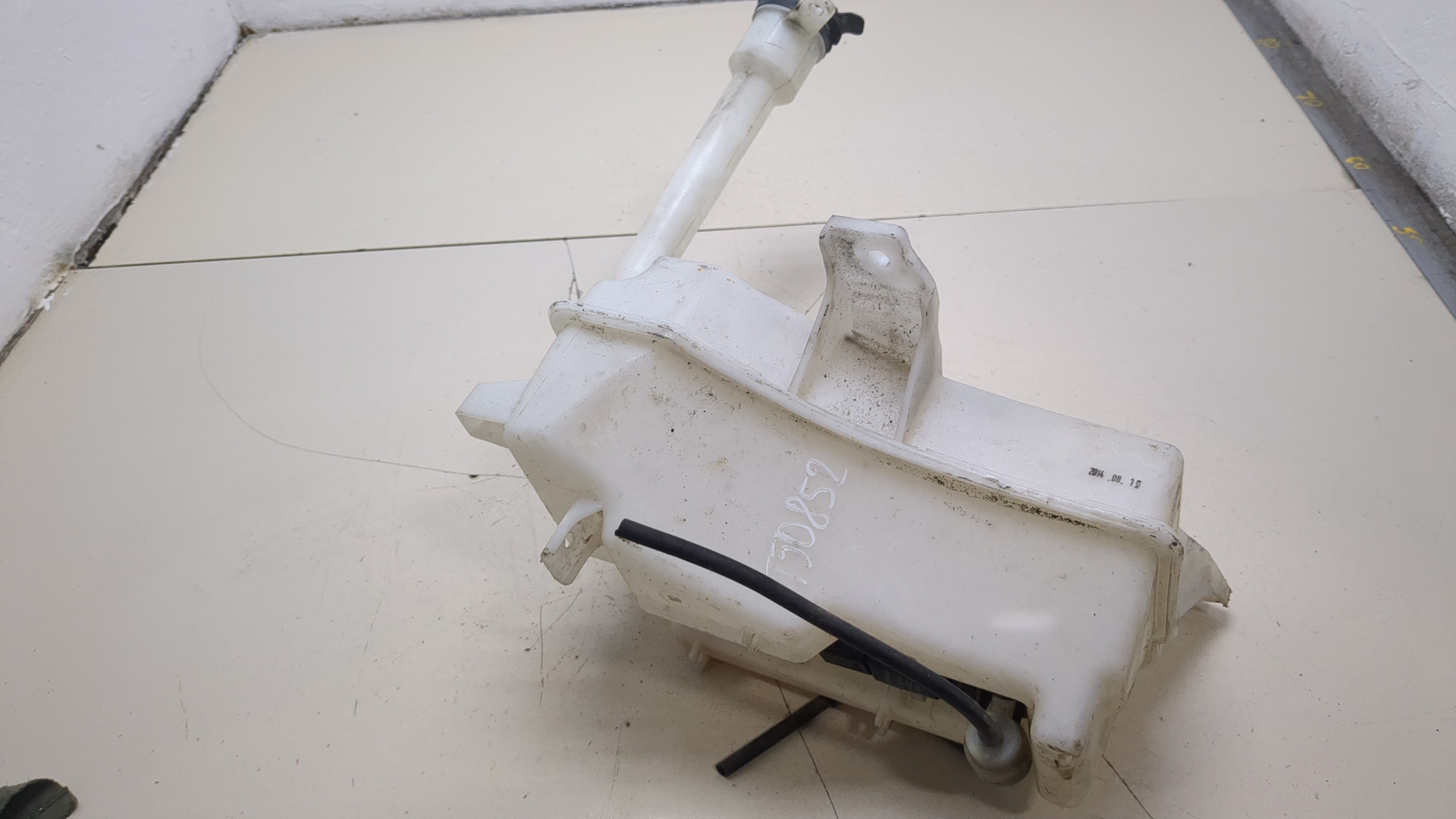 Бачок омывателя лобового стекла