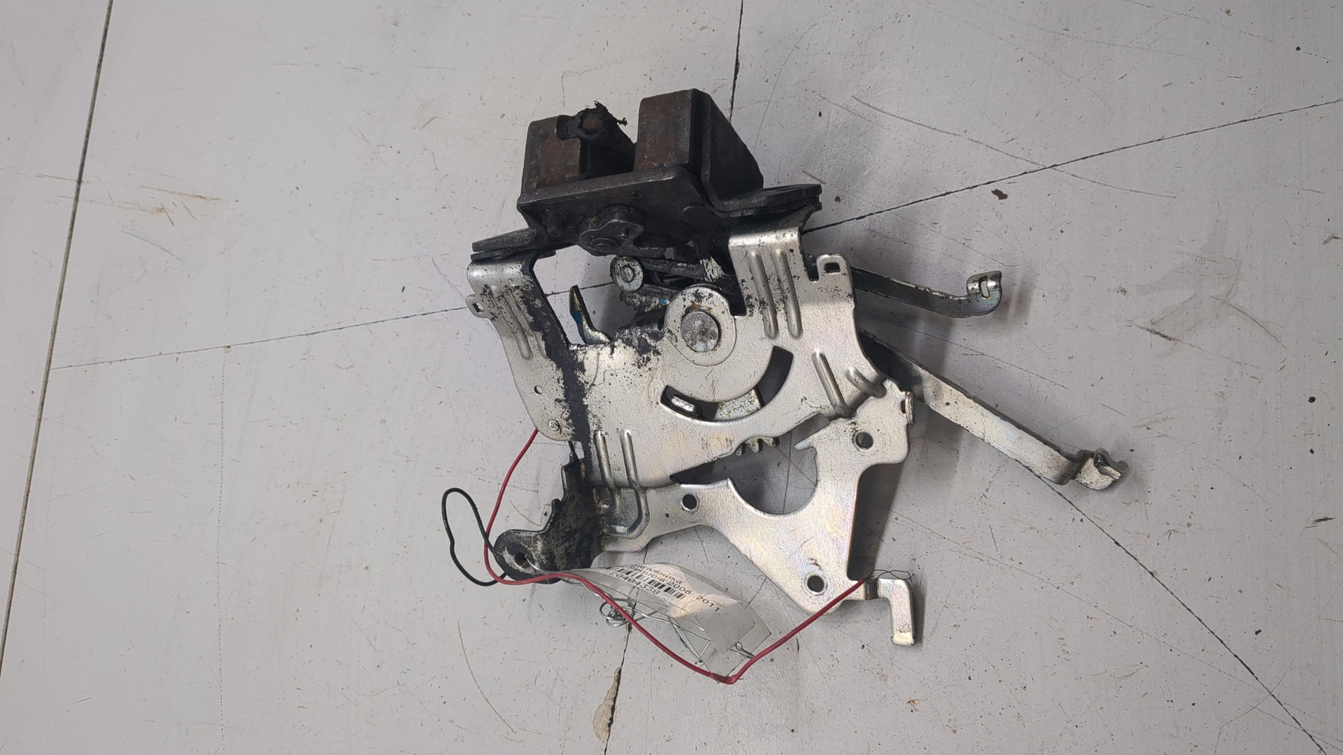 Замок багажника