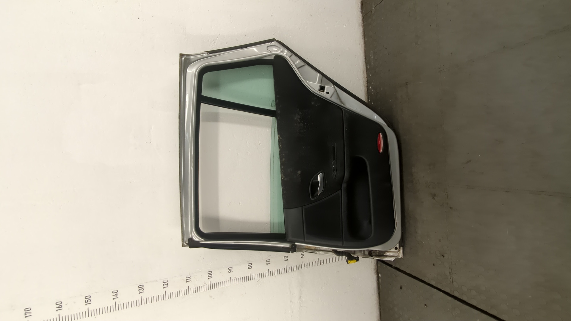 Дверь задняя правая