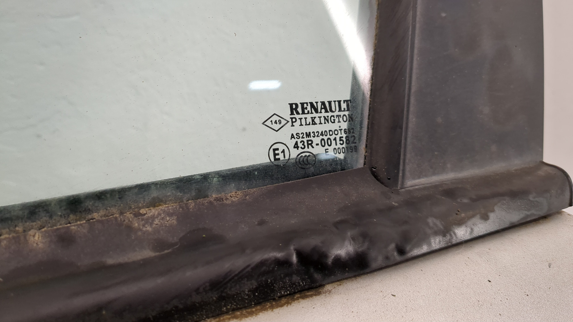 Дверь передняя левая