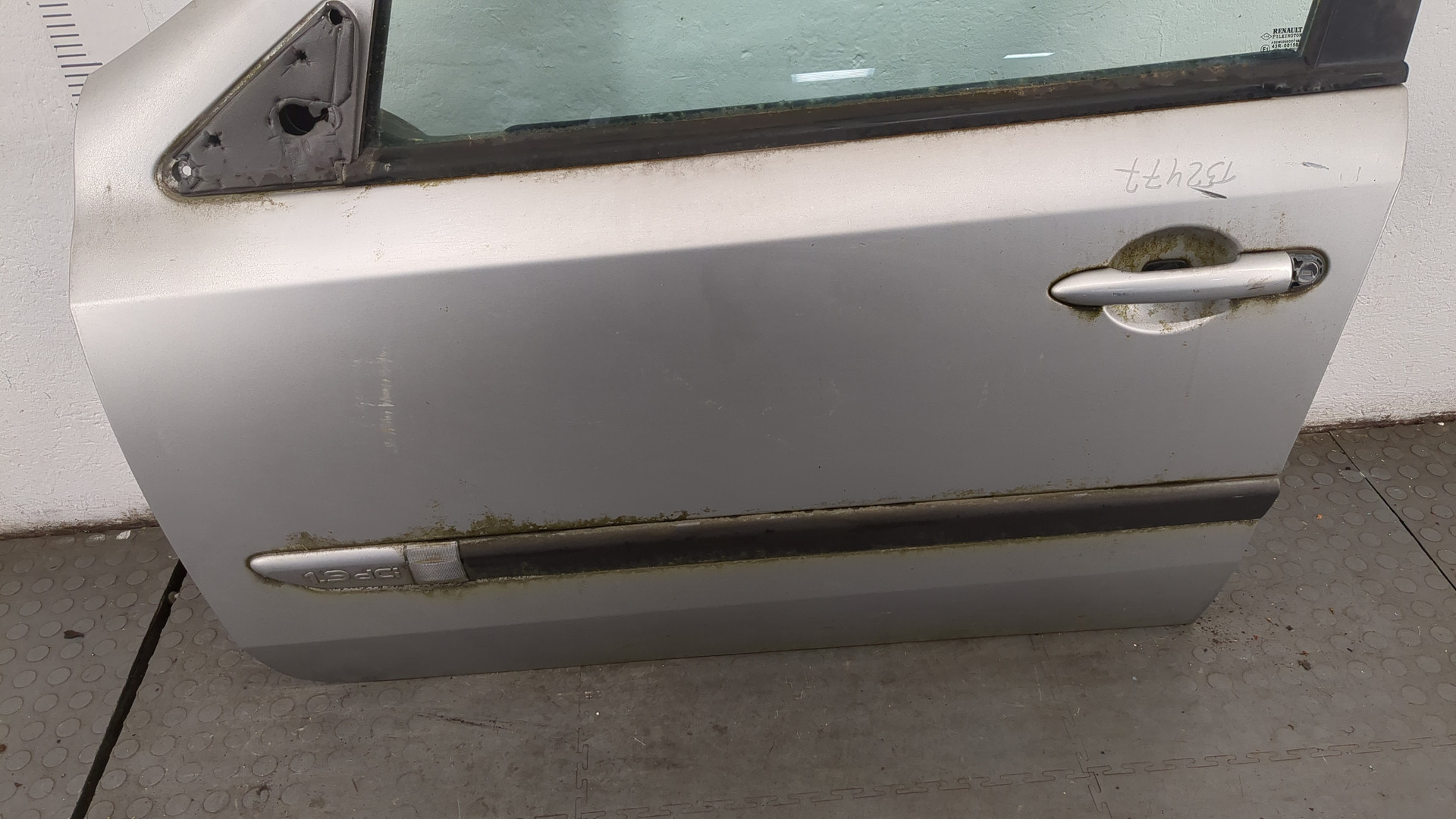 Дверь передняя левая