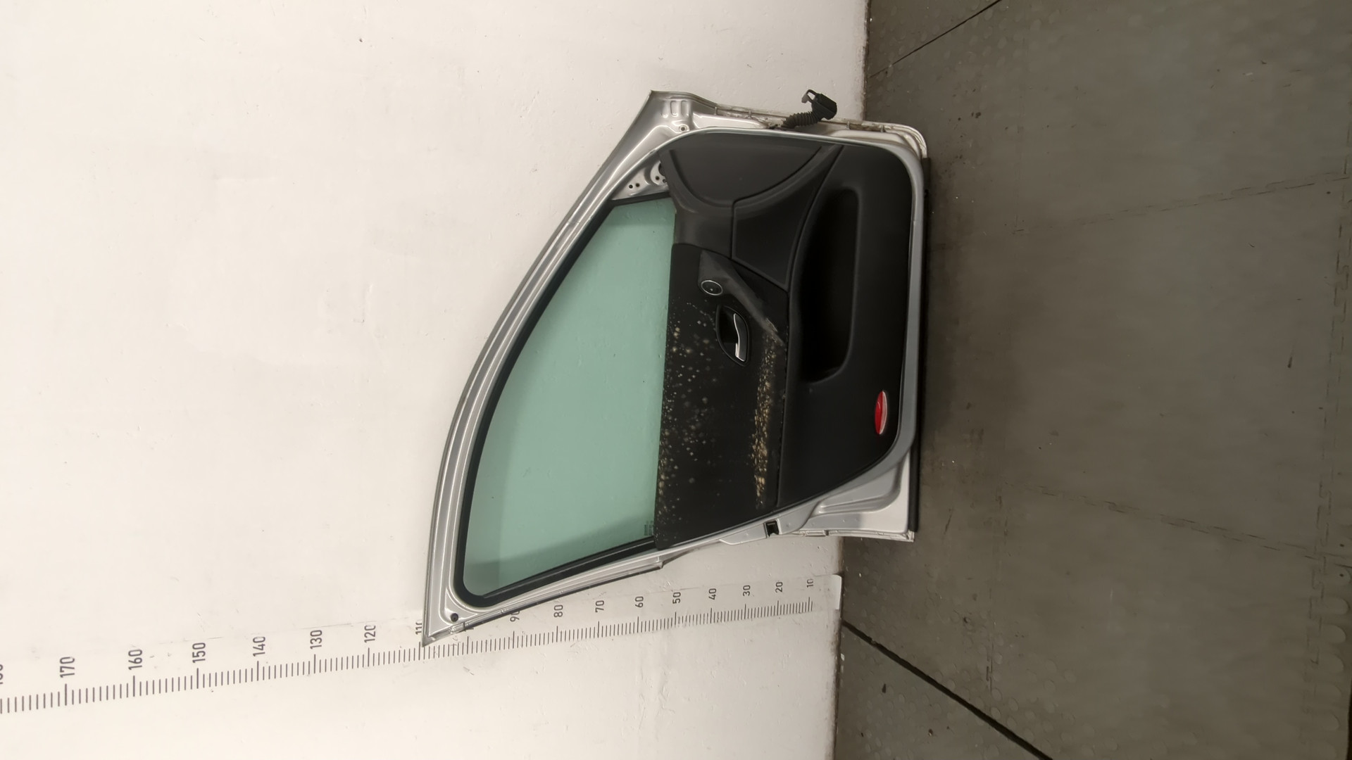 Дверь передняя левая