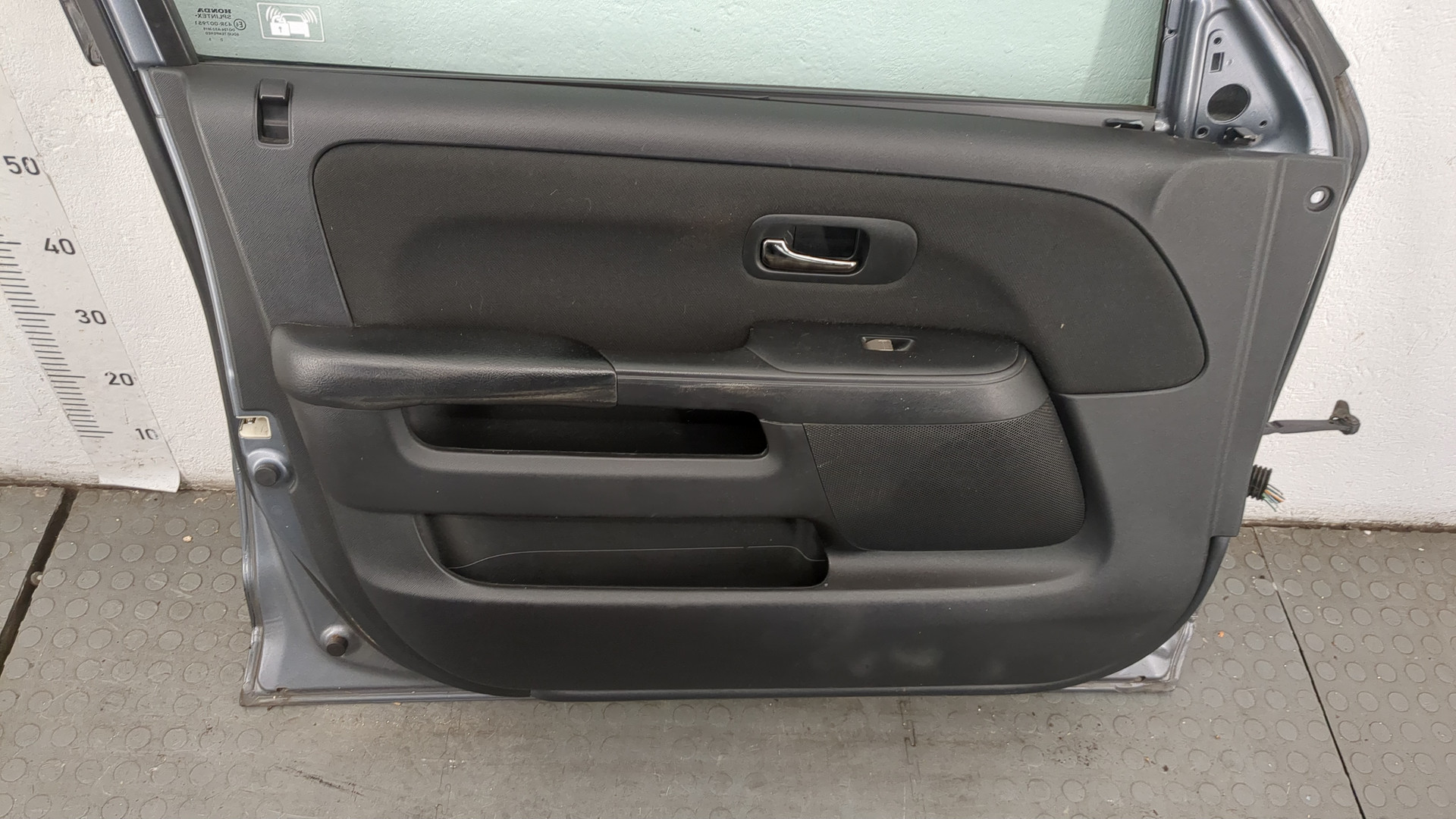 Дверь передняя левая