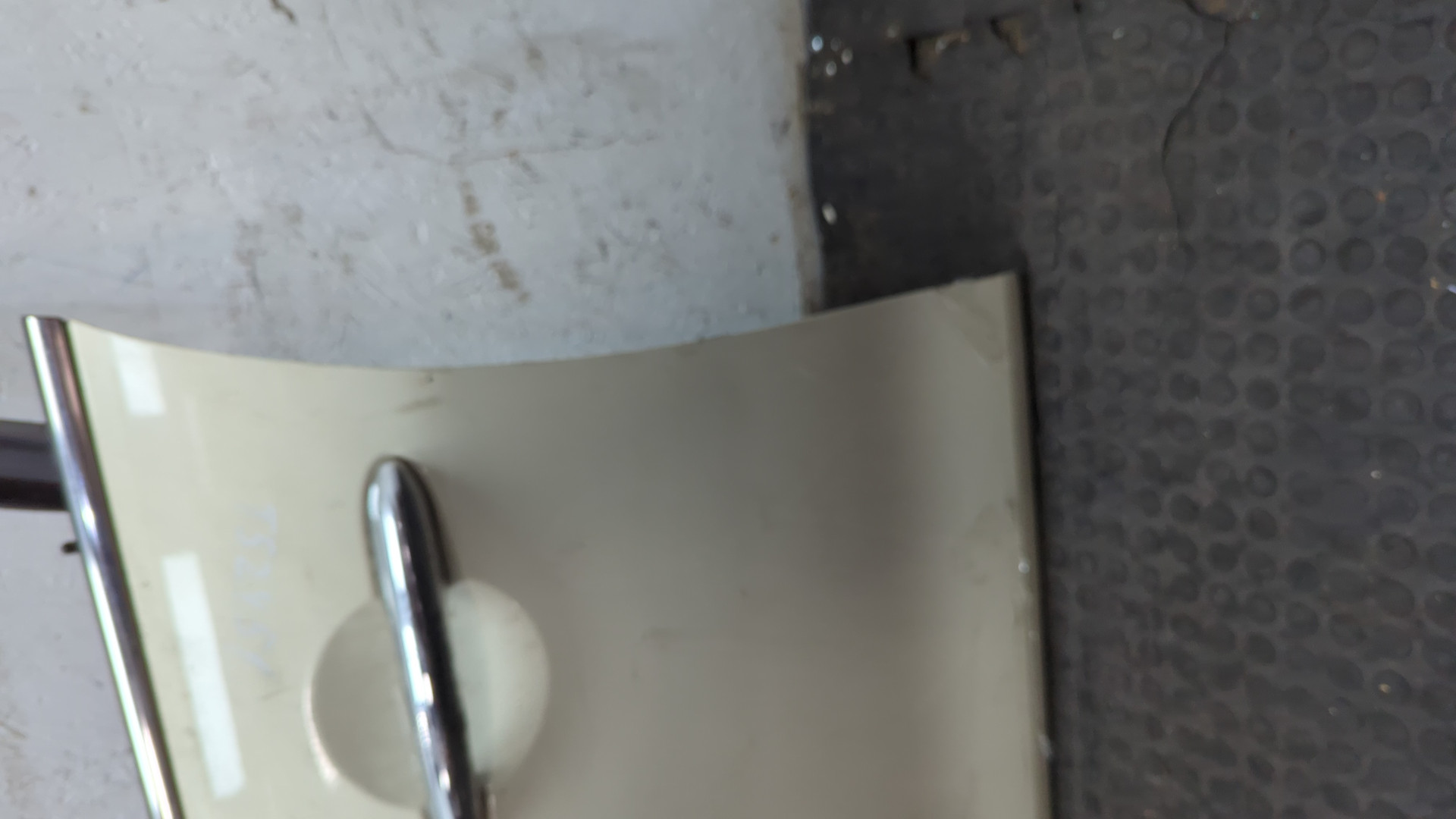 Дверь передняя левая