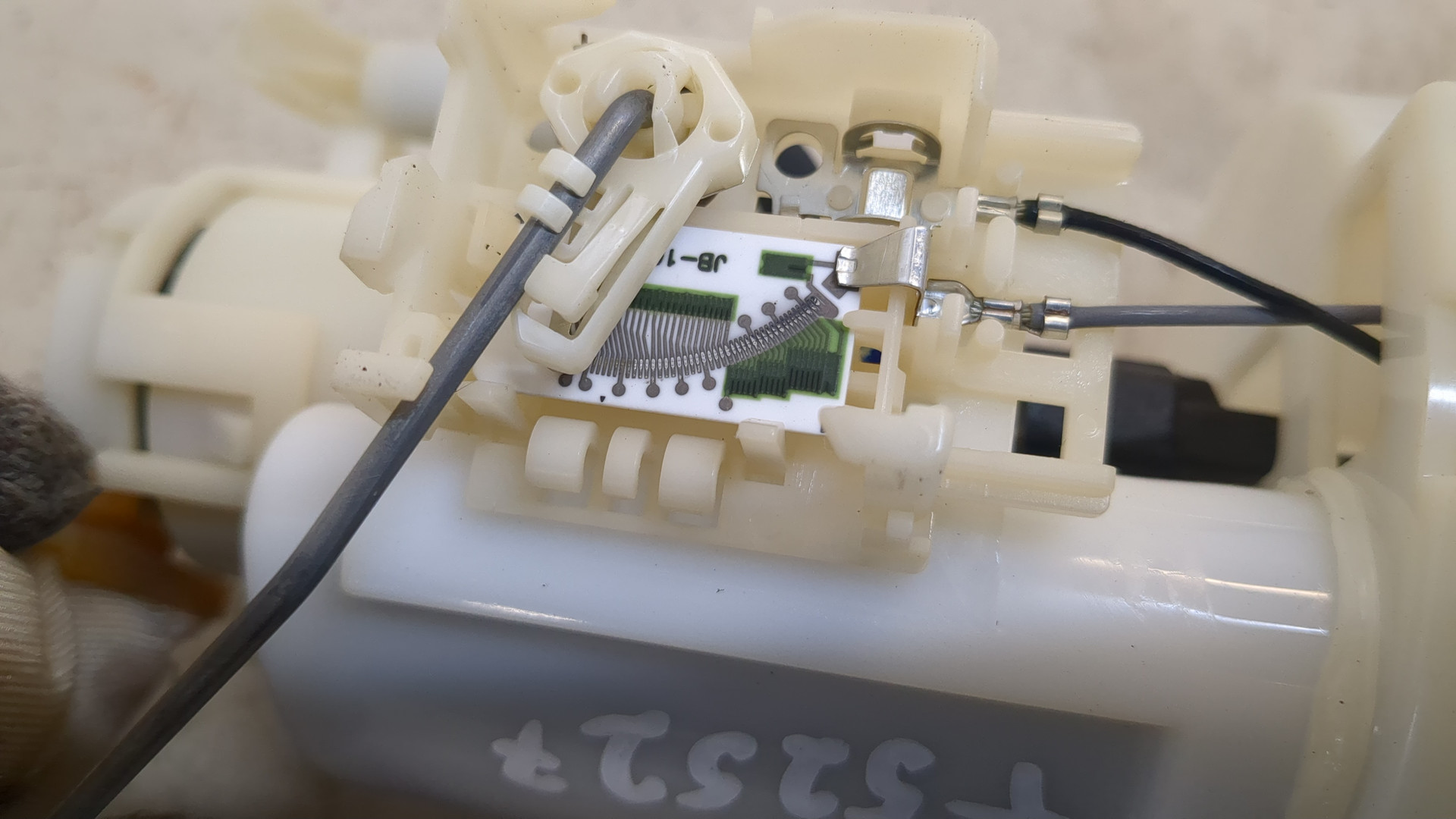 Насос топливный электрический