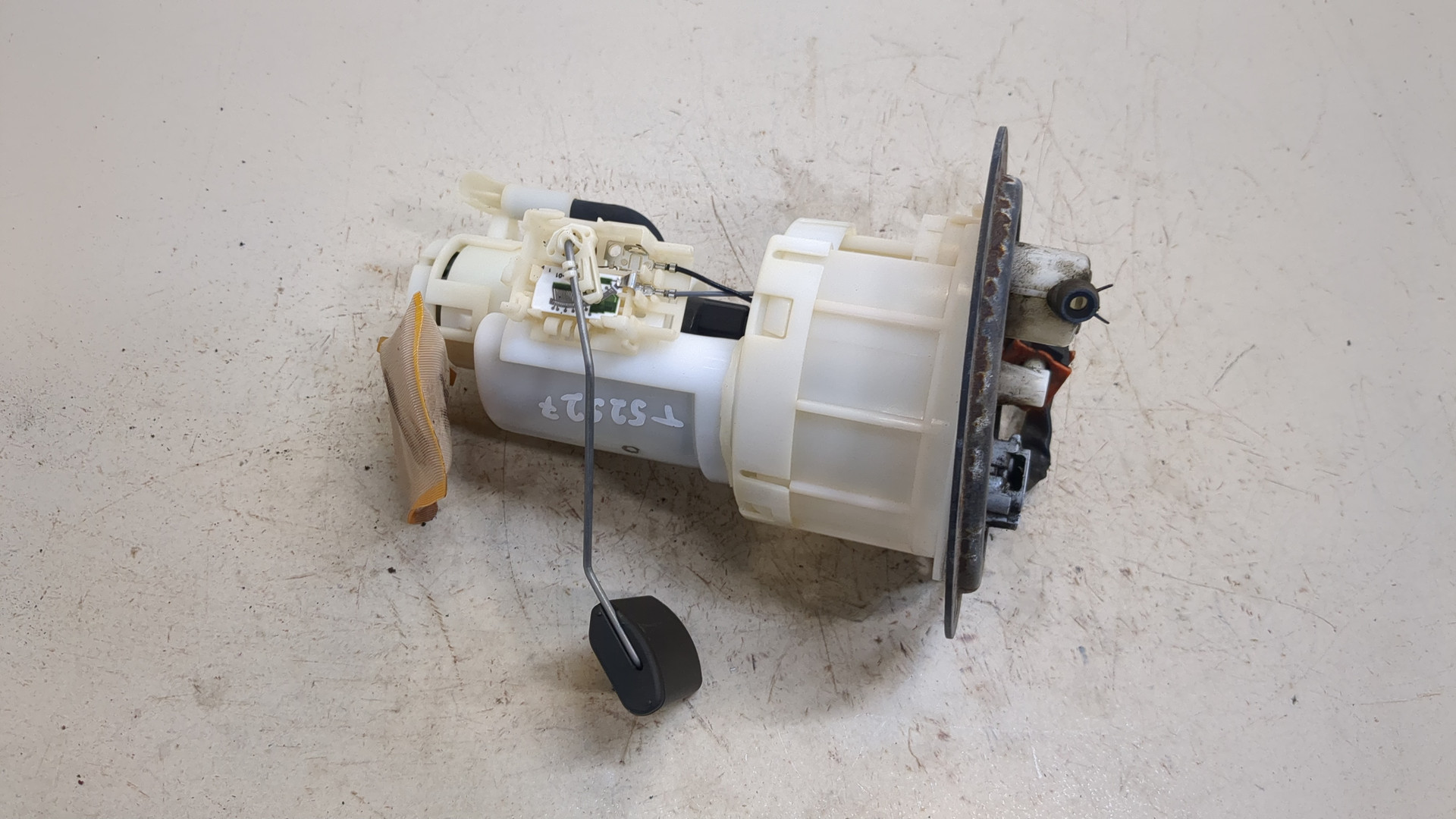 Насос топливный электрический