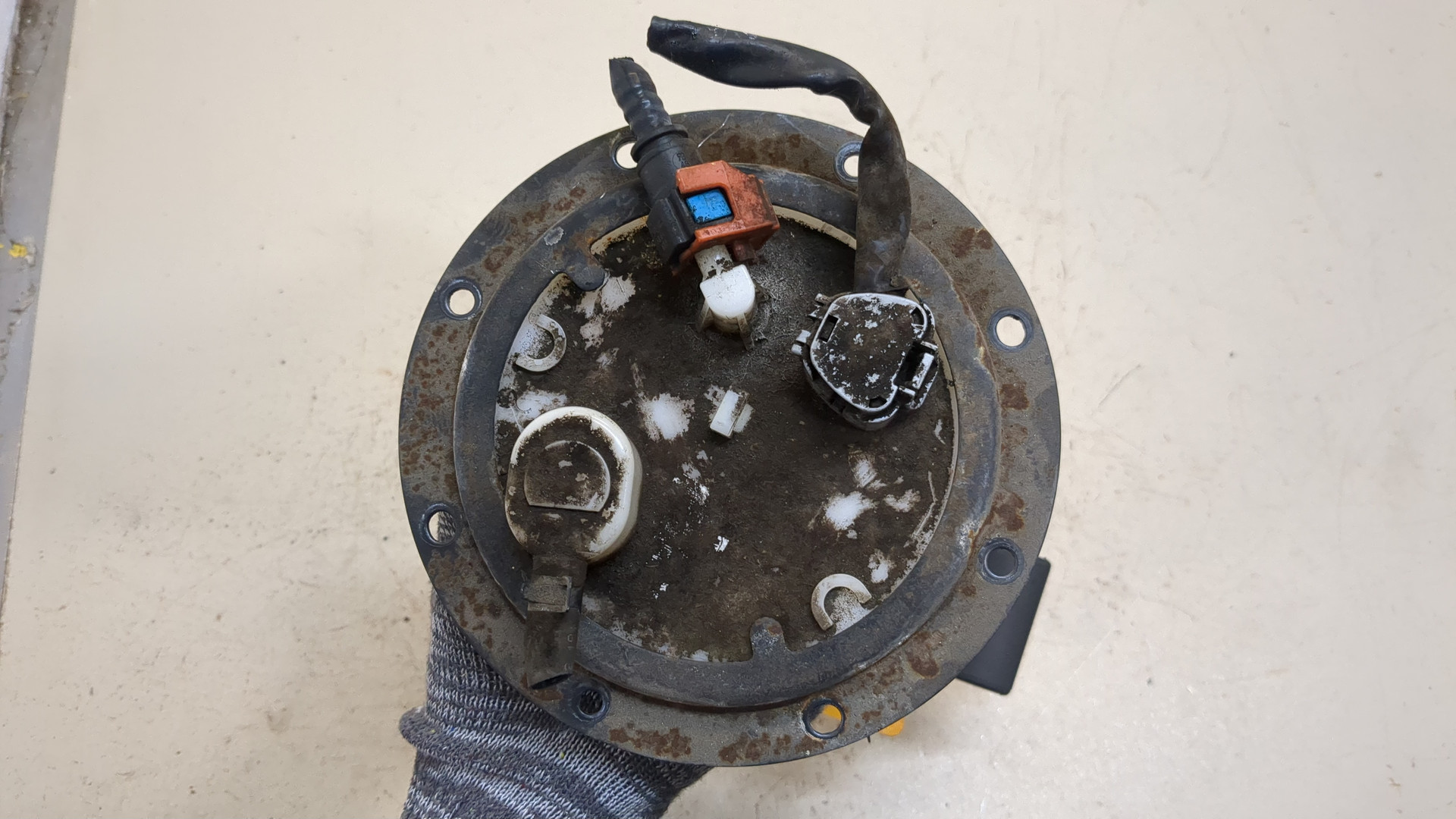 Насос топливный электрический