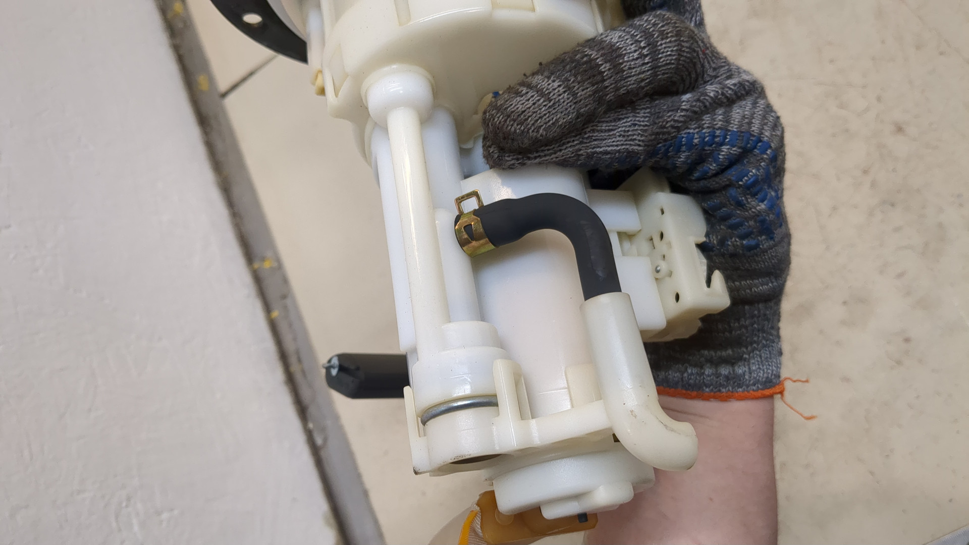 Насос топливный электрический