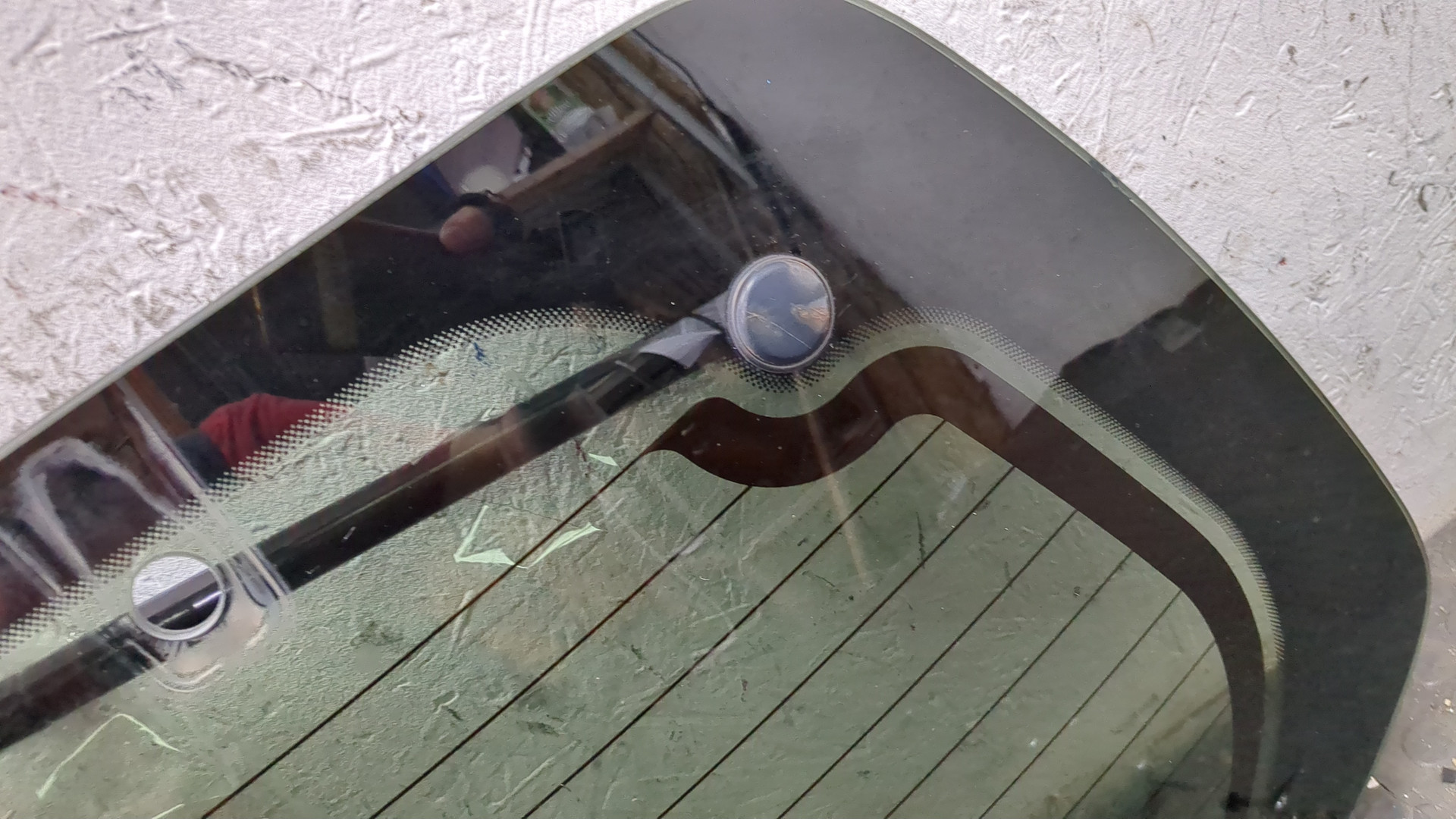 Стекло заднее