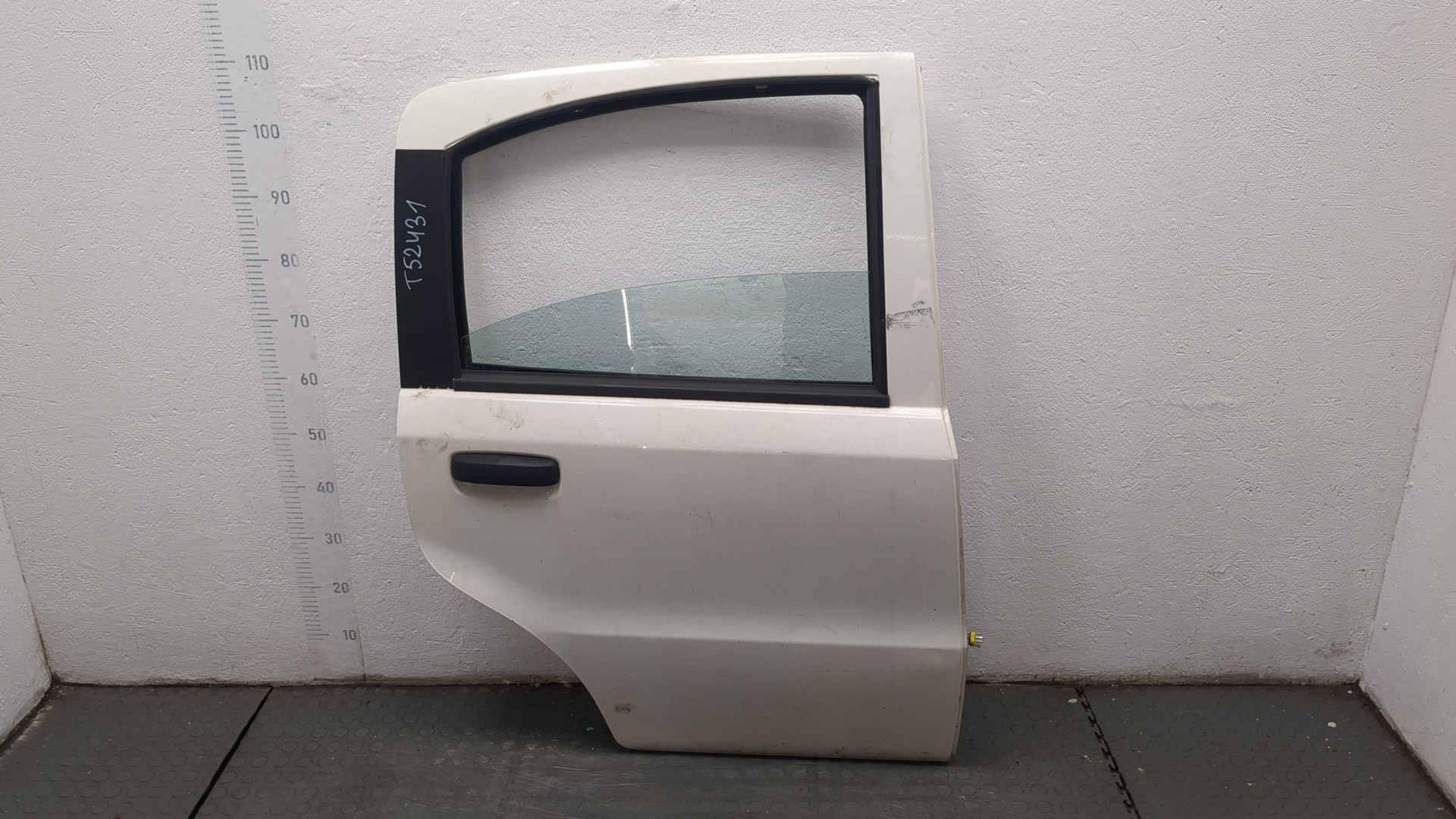 Дверь задняя правая