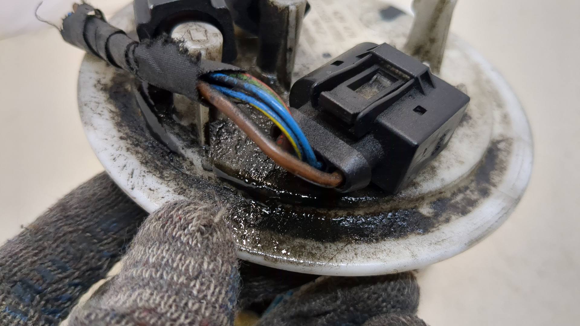 Насос топливный электрический