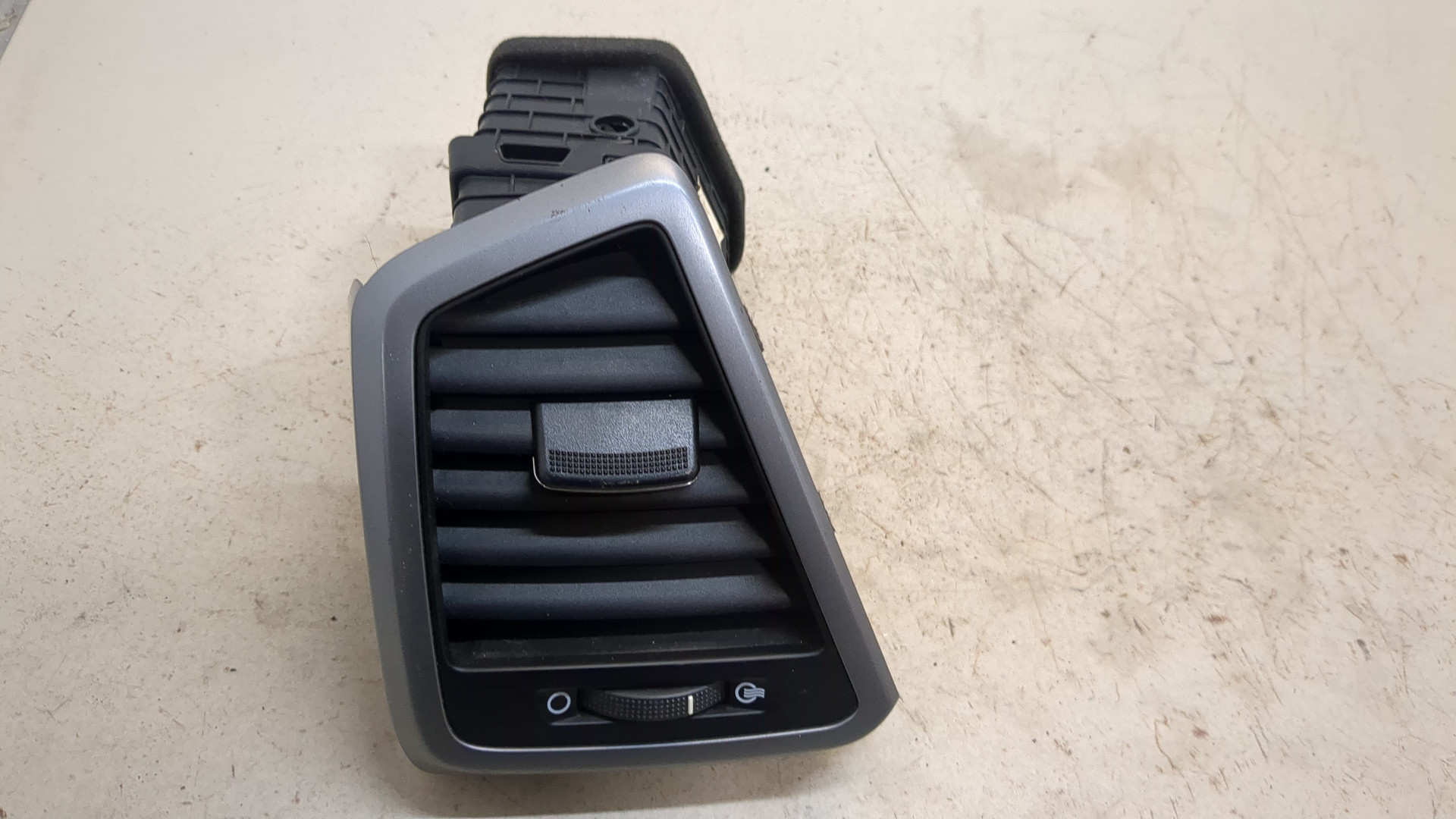 Дефлектор воздушный