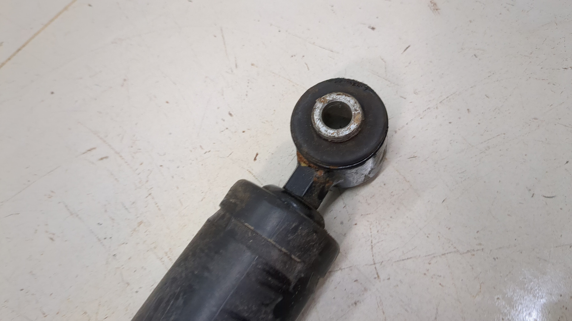 Амортизатор задний (стойка)