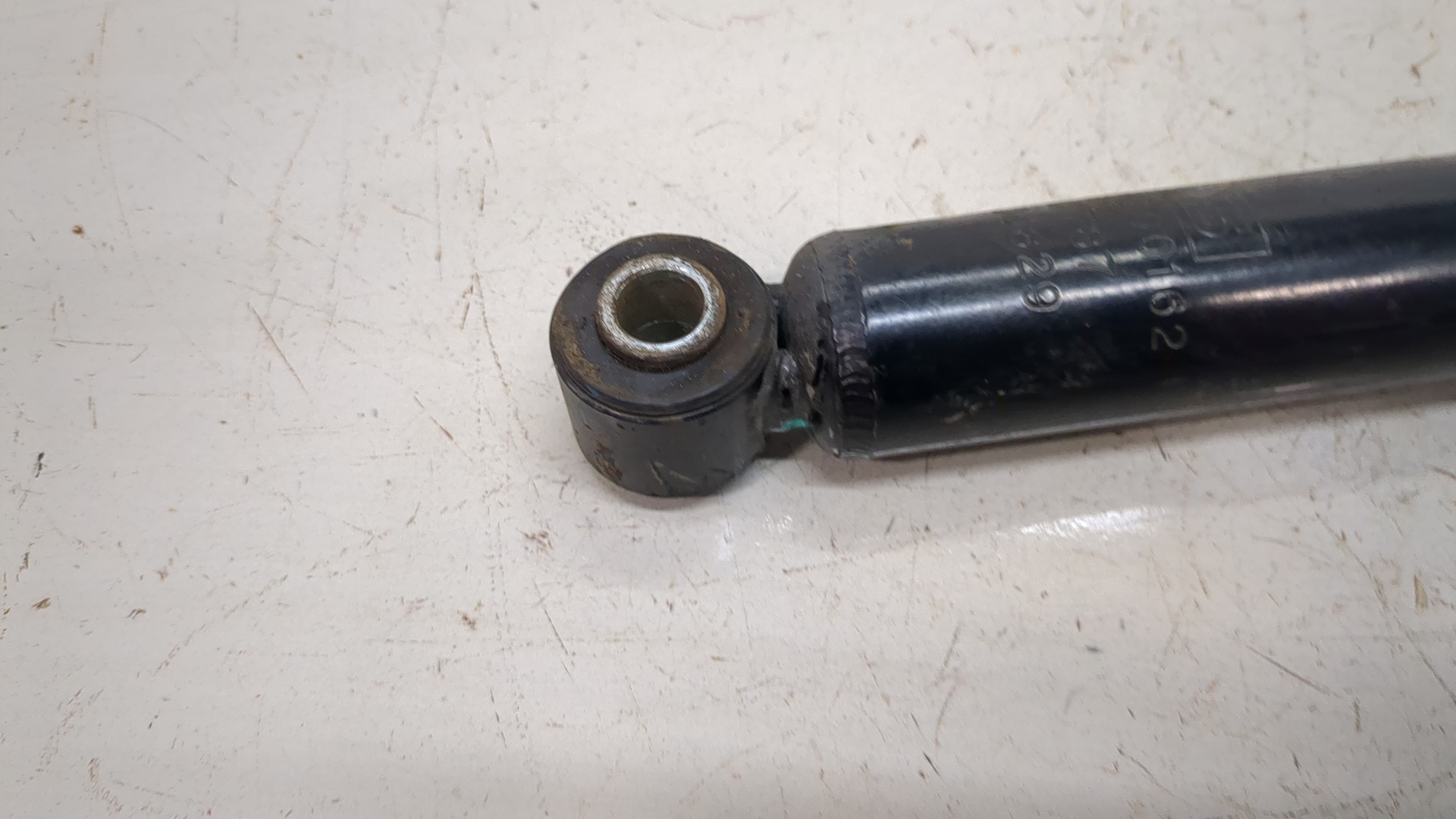 Амортизатор задний (стойка)