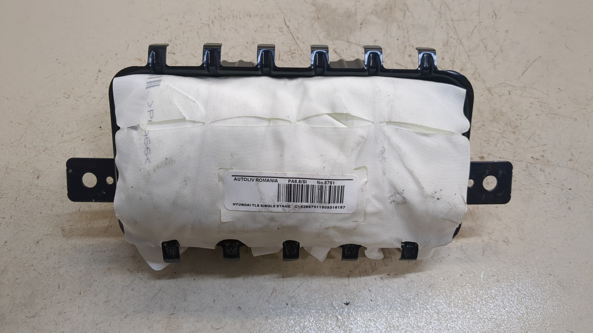 Подушка безопасности пассажирская (в торпедо)