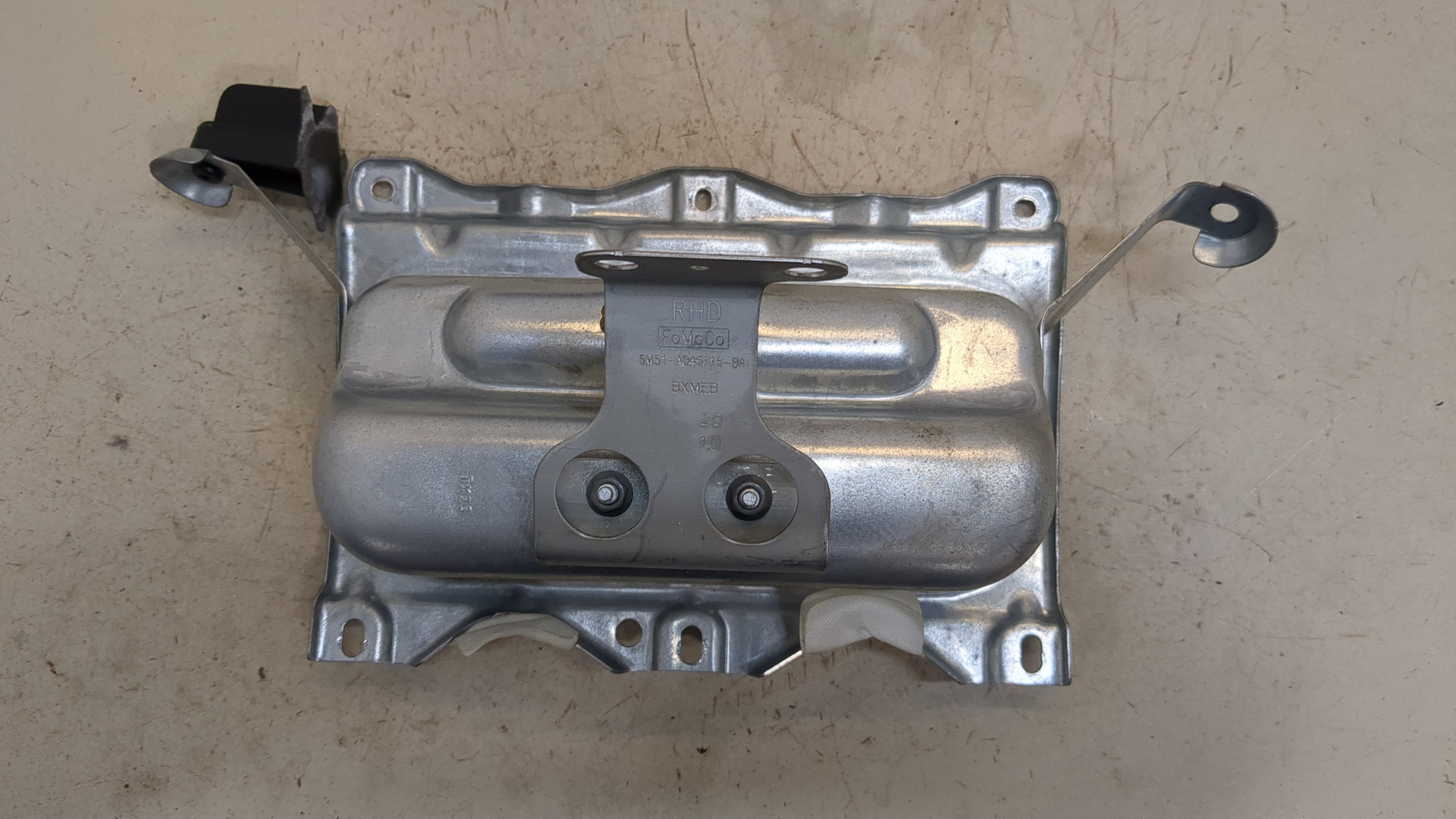 Подушка безопасности пассажирская (в торпедо)