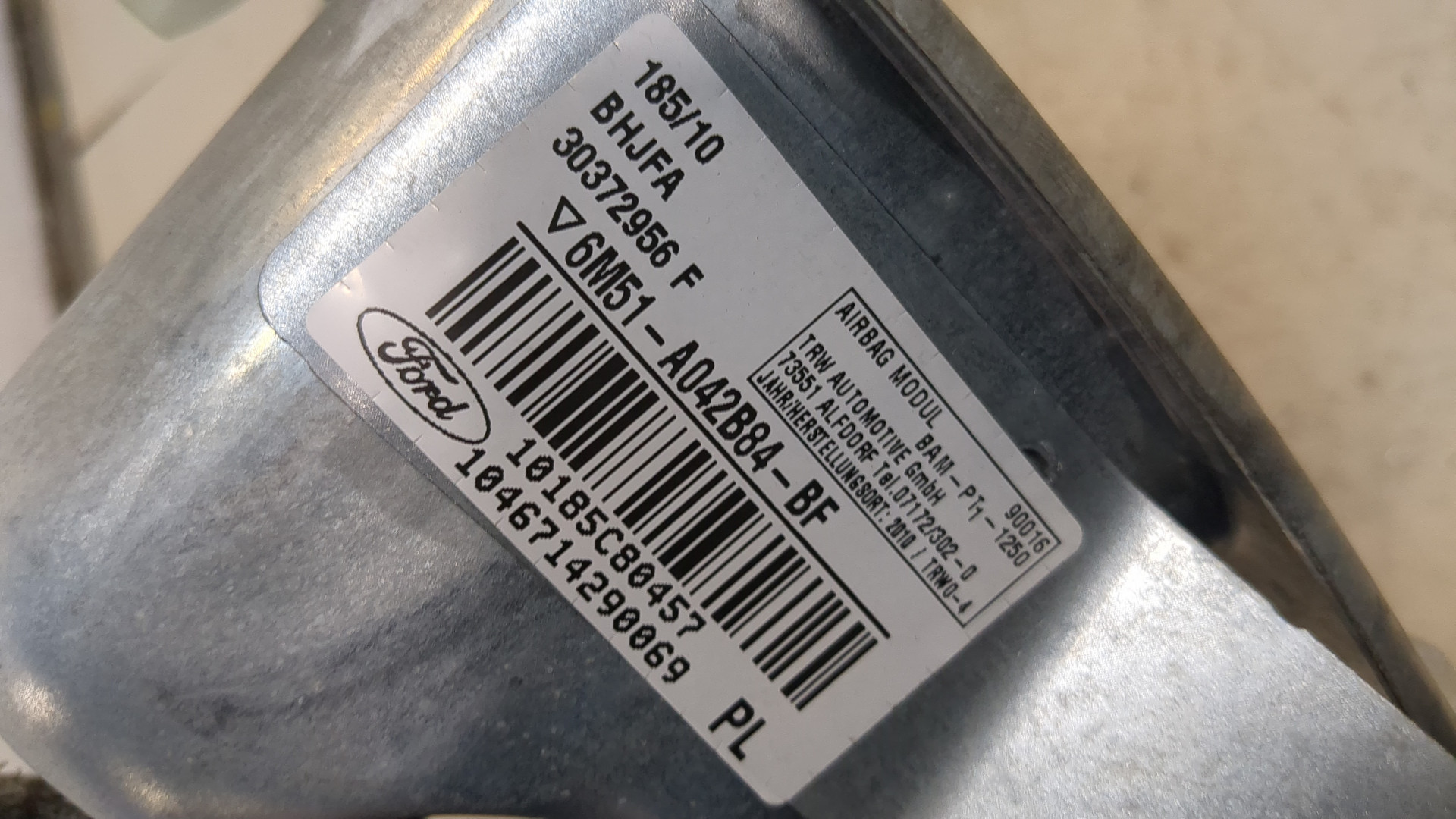 Подушка безопасности пассажирская (в торпедо)