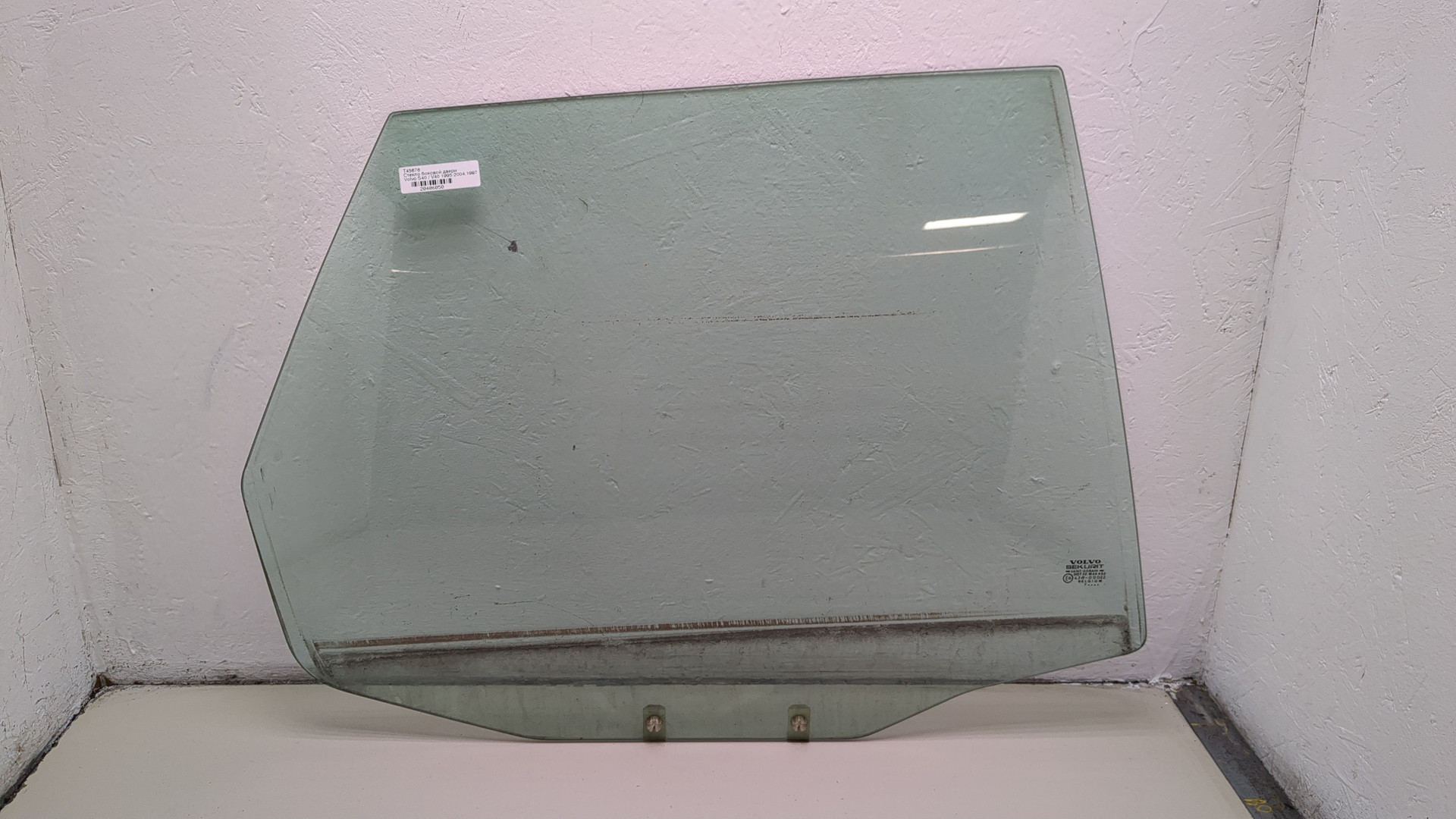 Стекло двери задней правой