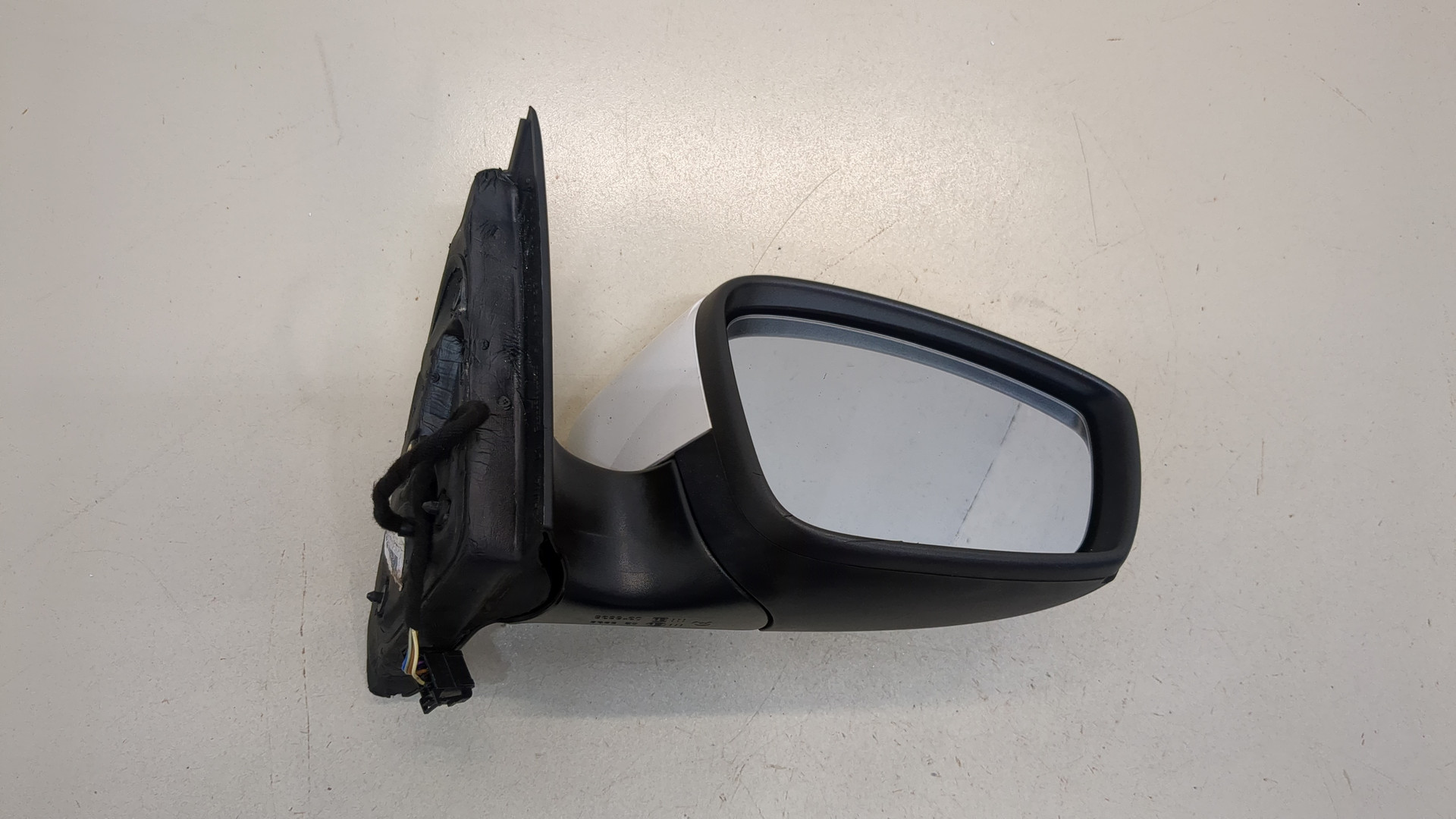 Зеркало правое электрическое