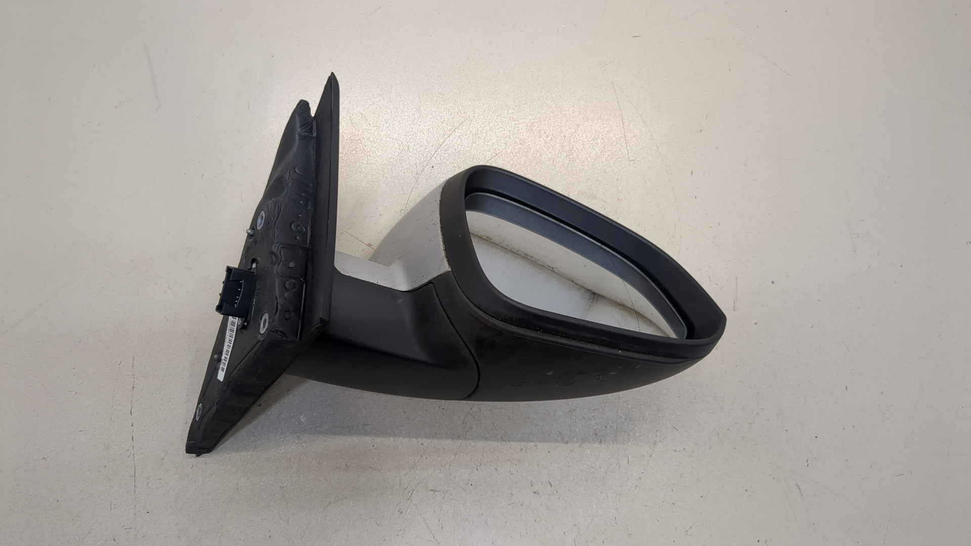 Зеркало правое электрическое