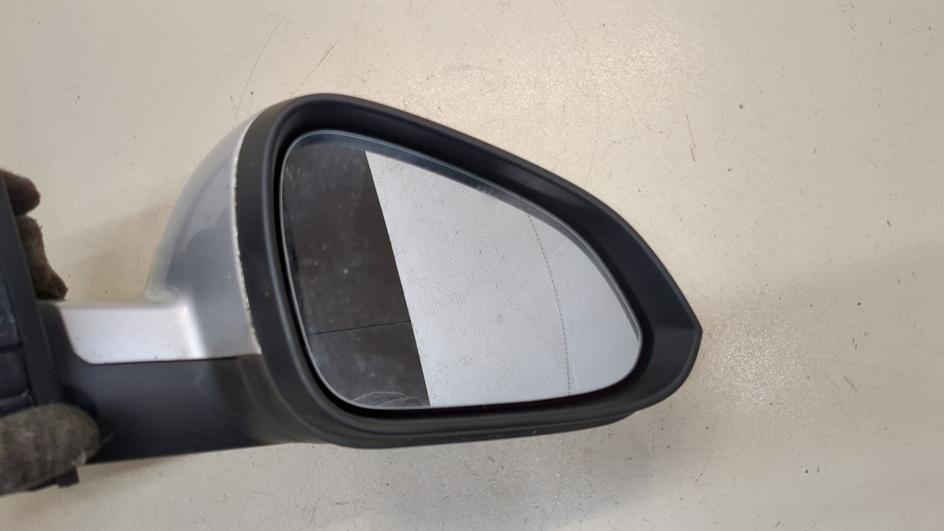 Зеркало правое электрическое