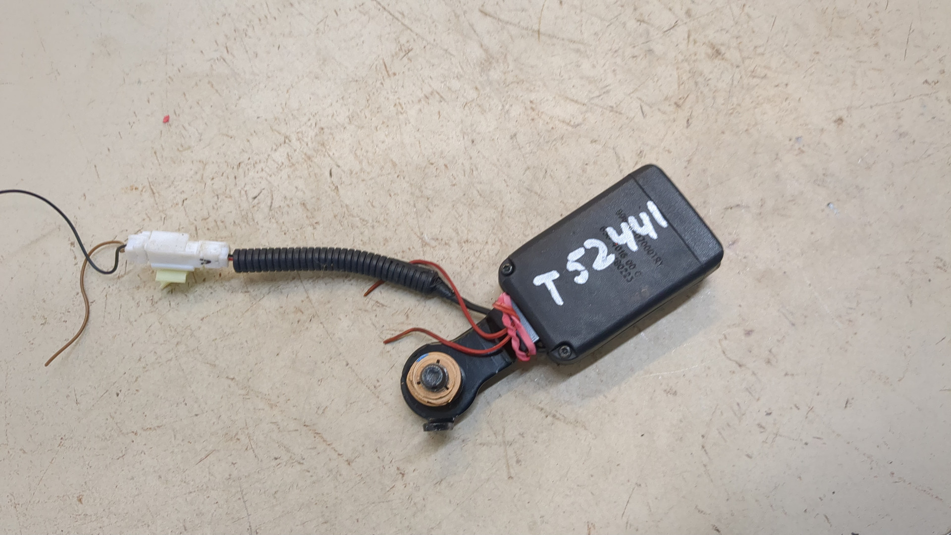 Ответная часть ремня безопасности