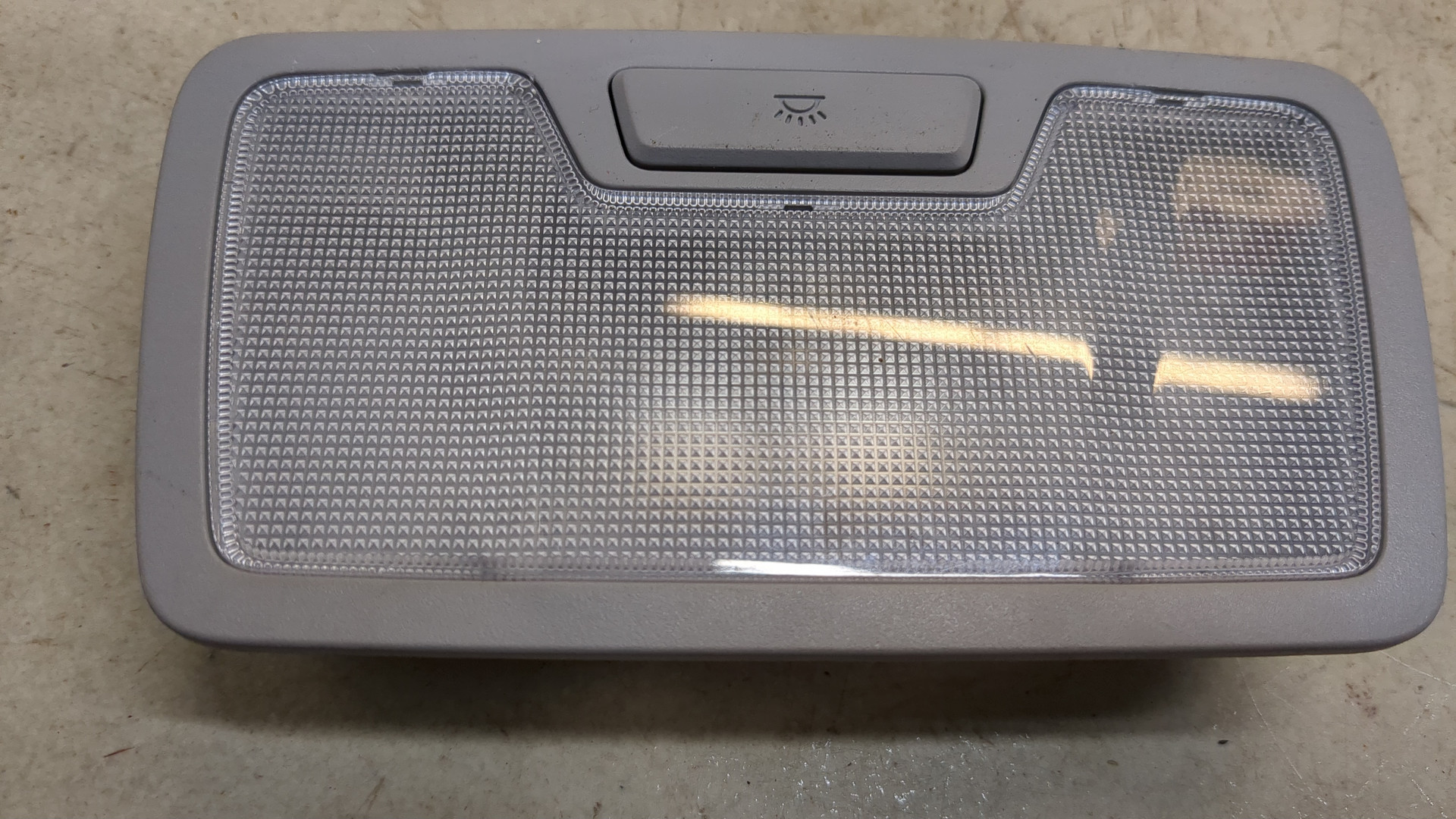 Плафон салонный