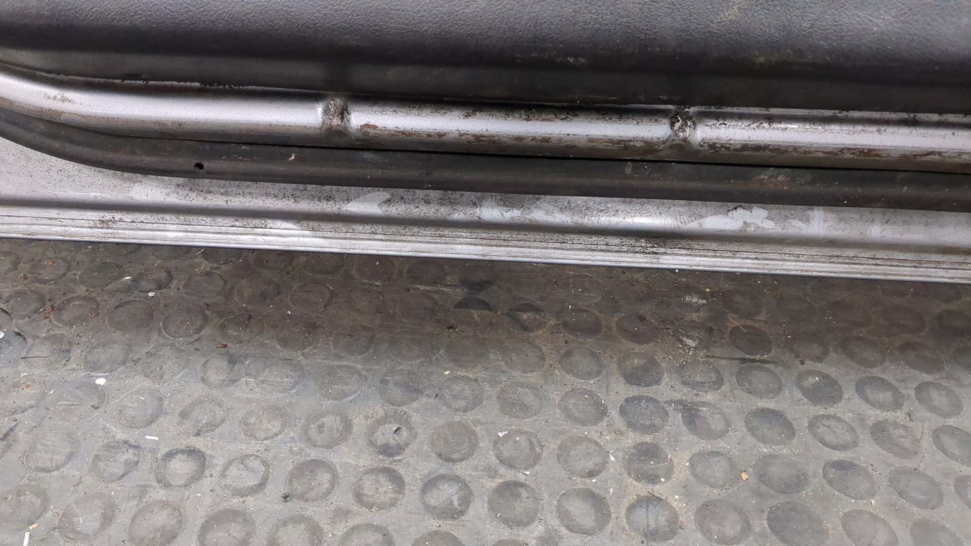 Дверь передняя левая