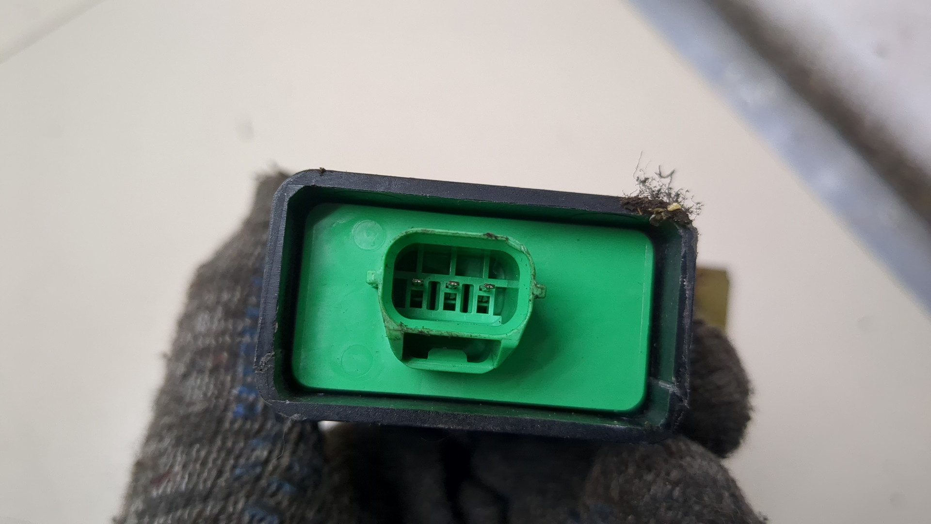 Замок двери передней правой