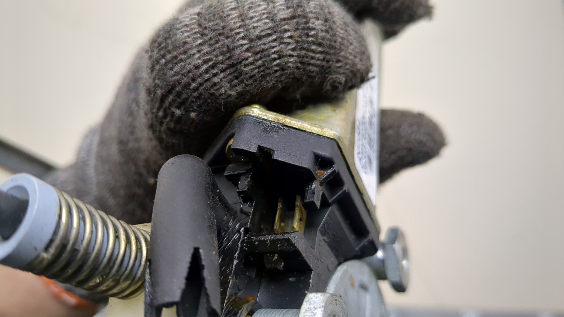 Стеклоподъемник электр. передний правый