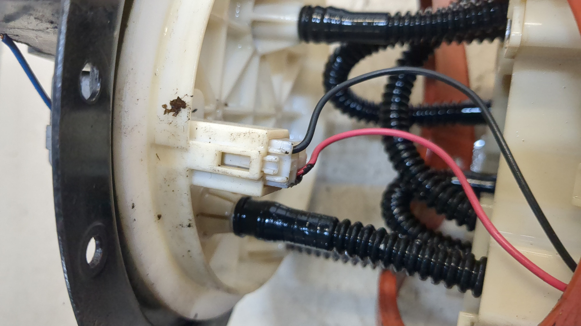 Насос топливный электрический