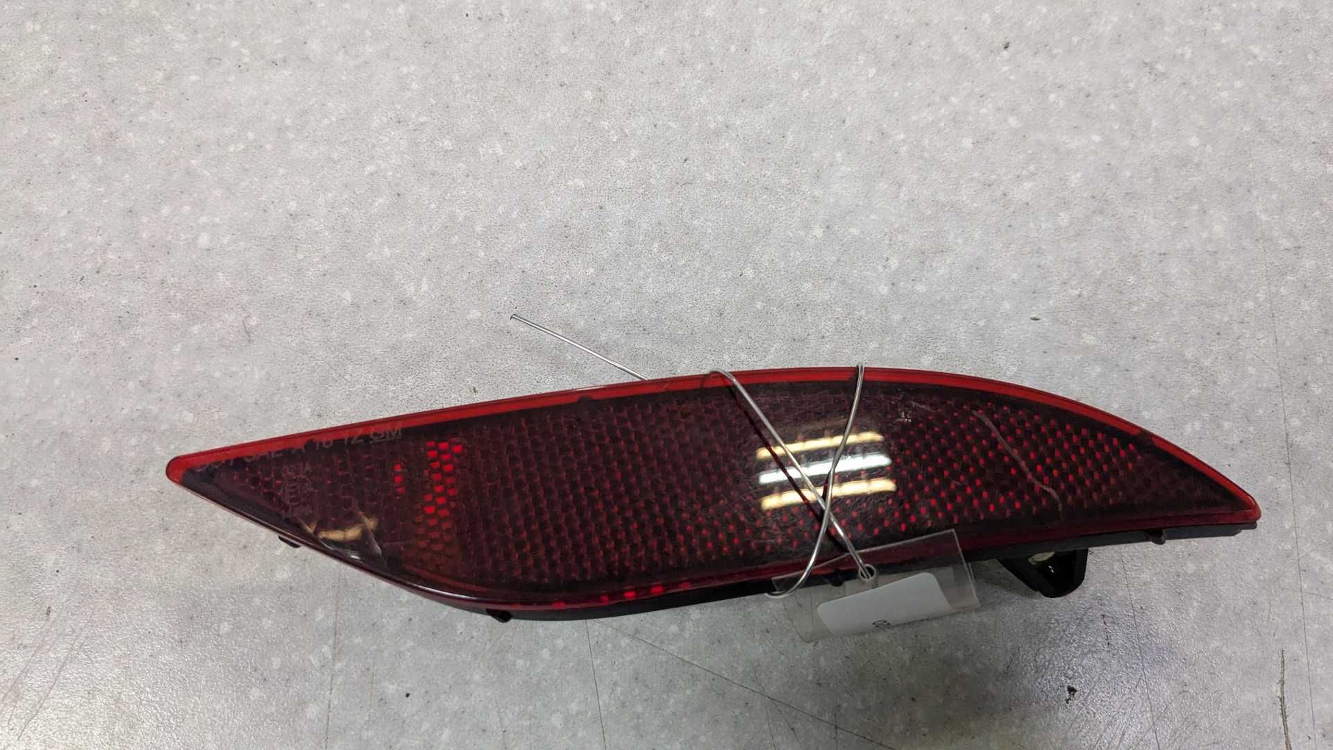 Отражатель в бампер задний правый