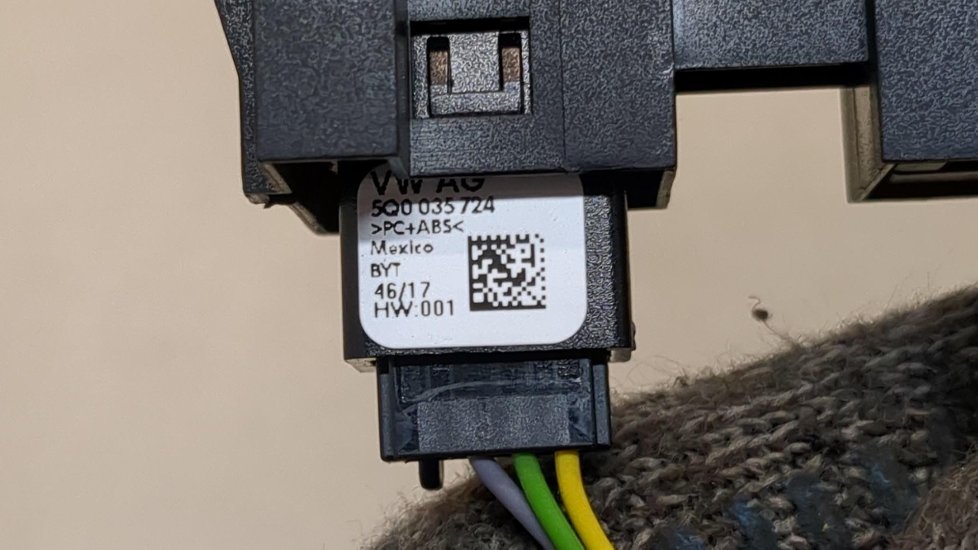 Гнездо AUX / USB IN