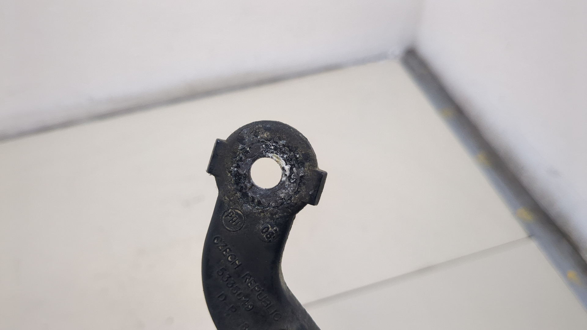 Поводок стеклоочистителя заднего